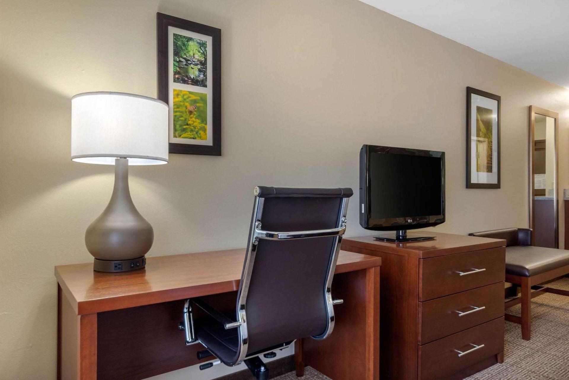 Comfort Inn & Suites Northern Kentucky photo 39