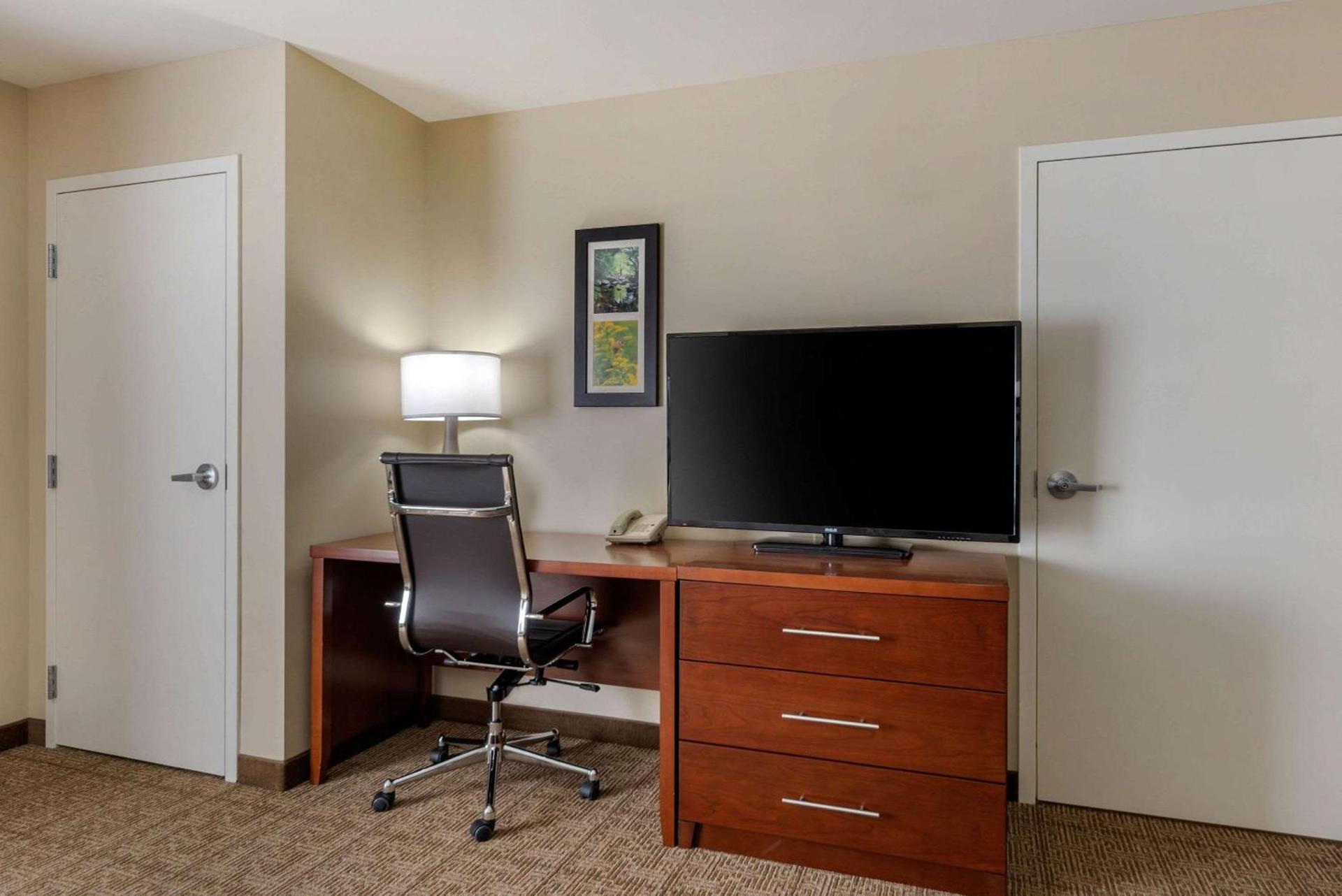 Comfort Inn & Suites Northern Kentucky photo 58
