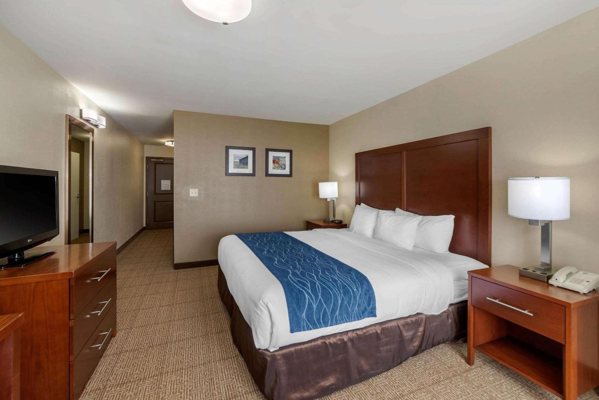 Comfort Inn & Suites Northern Kentucky photo 53