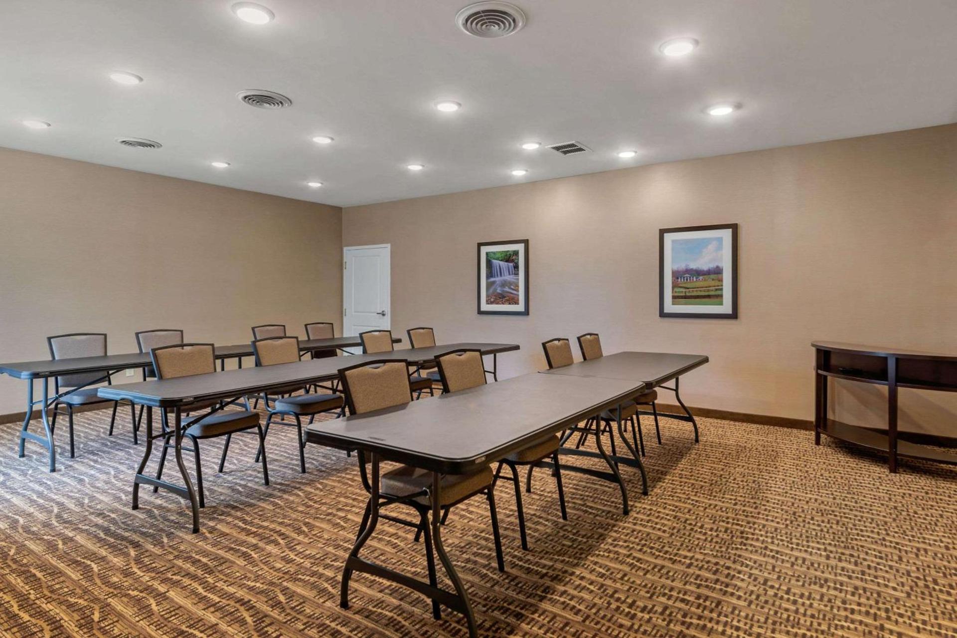 Comfort Inn & Suites Northern Kentucky photo 52
