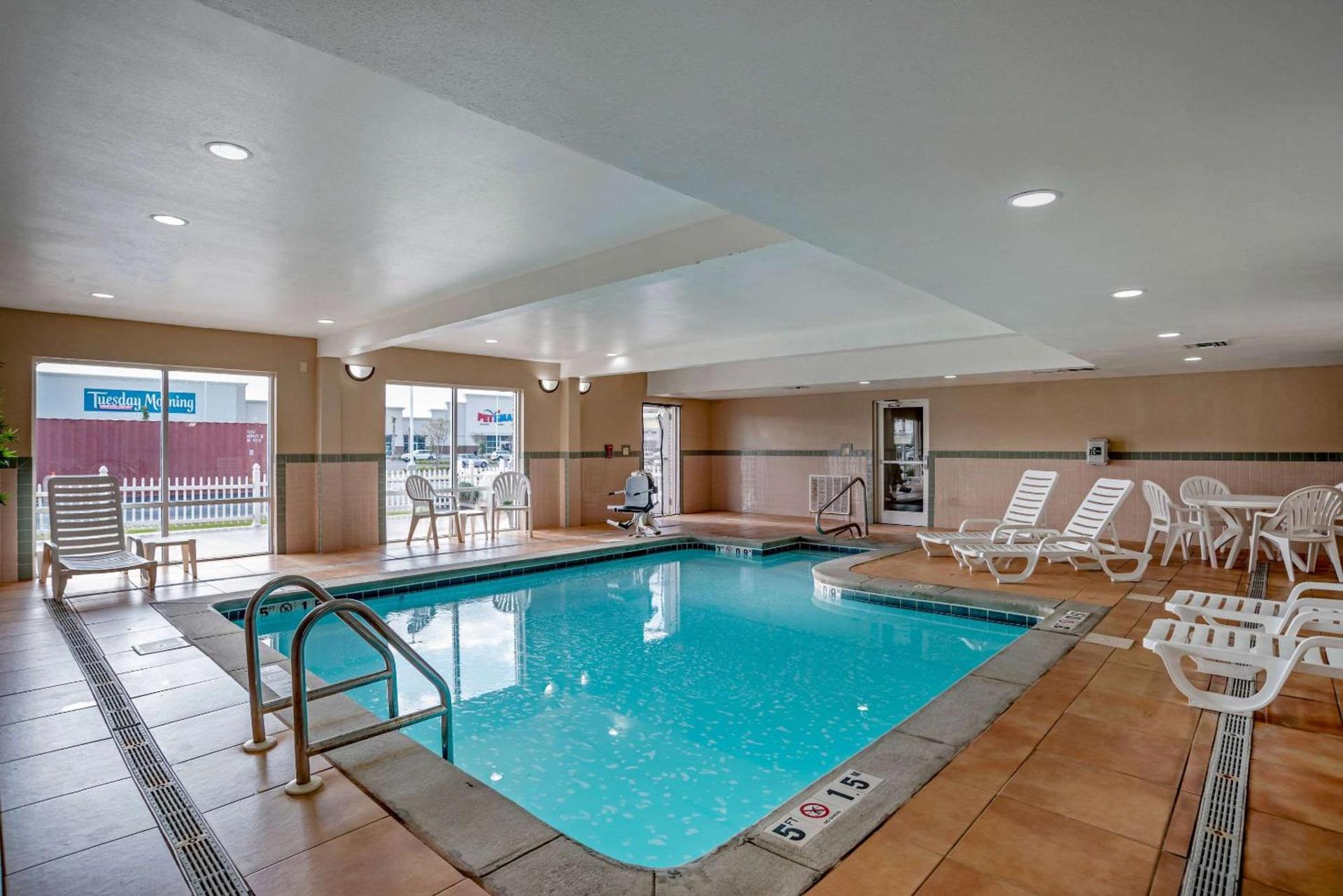 Comfort Suites Foley - North Gulf Shores photo 14