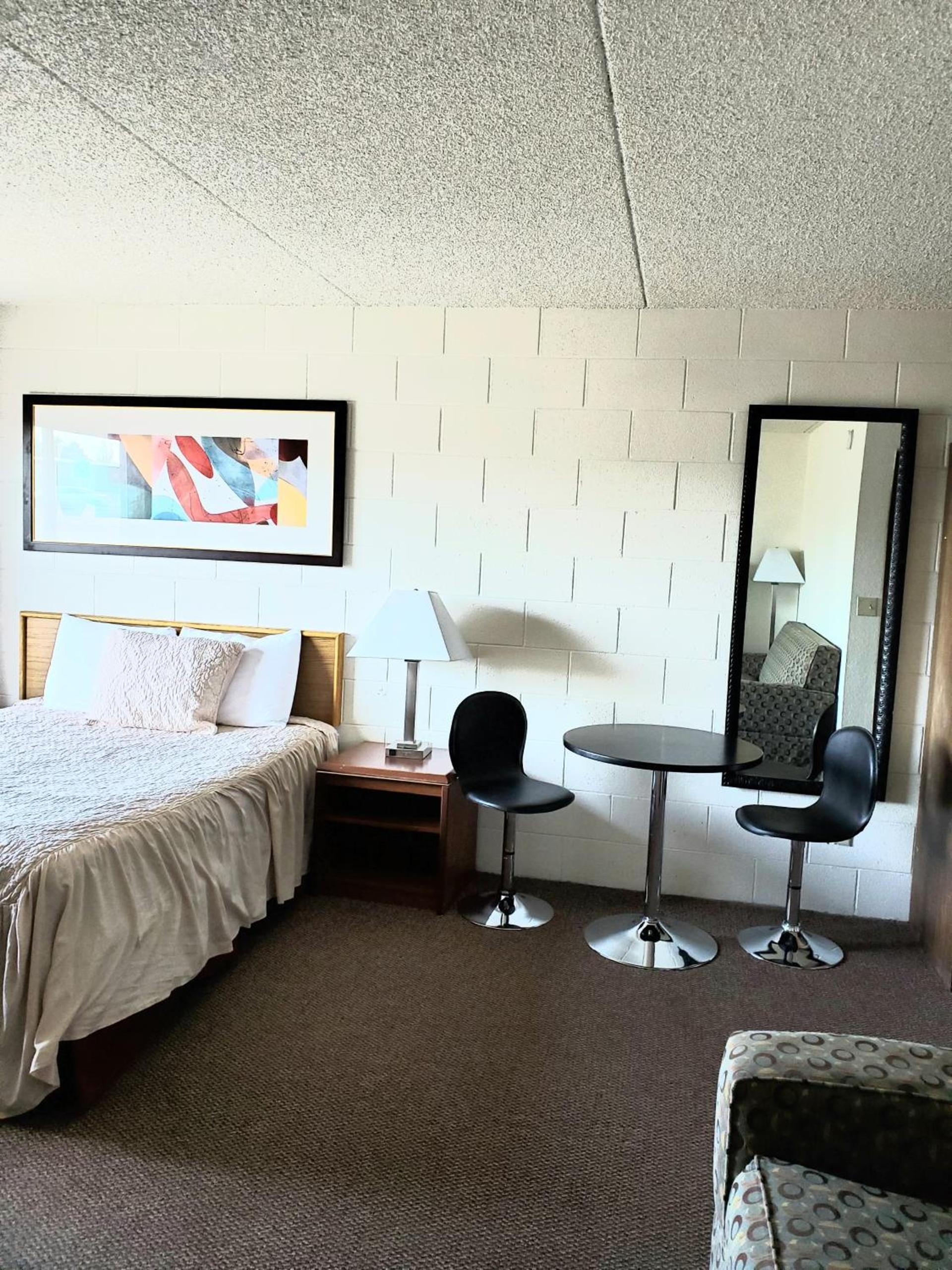 M&M Motel photo 23