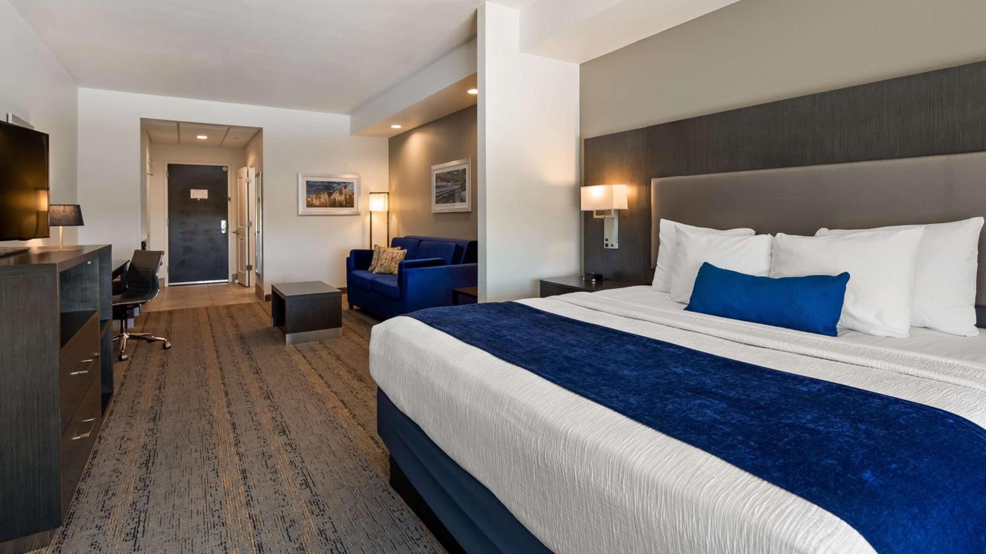 Best Western Plus Roland Inn & Suites photo 18