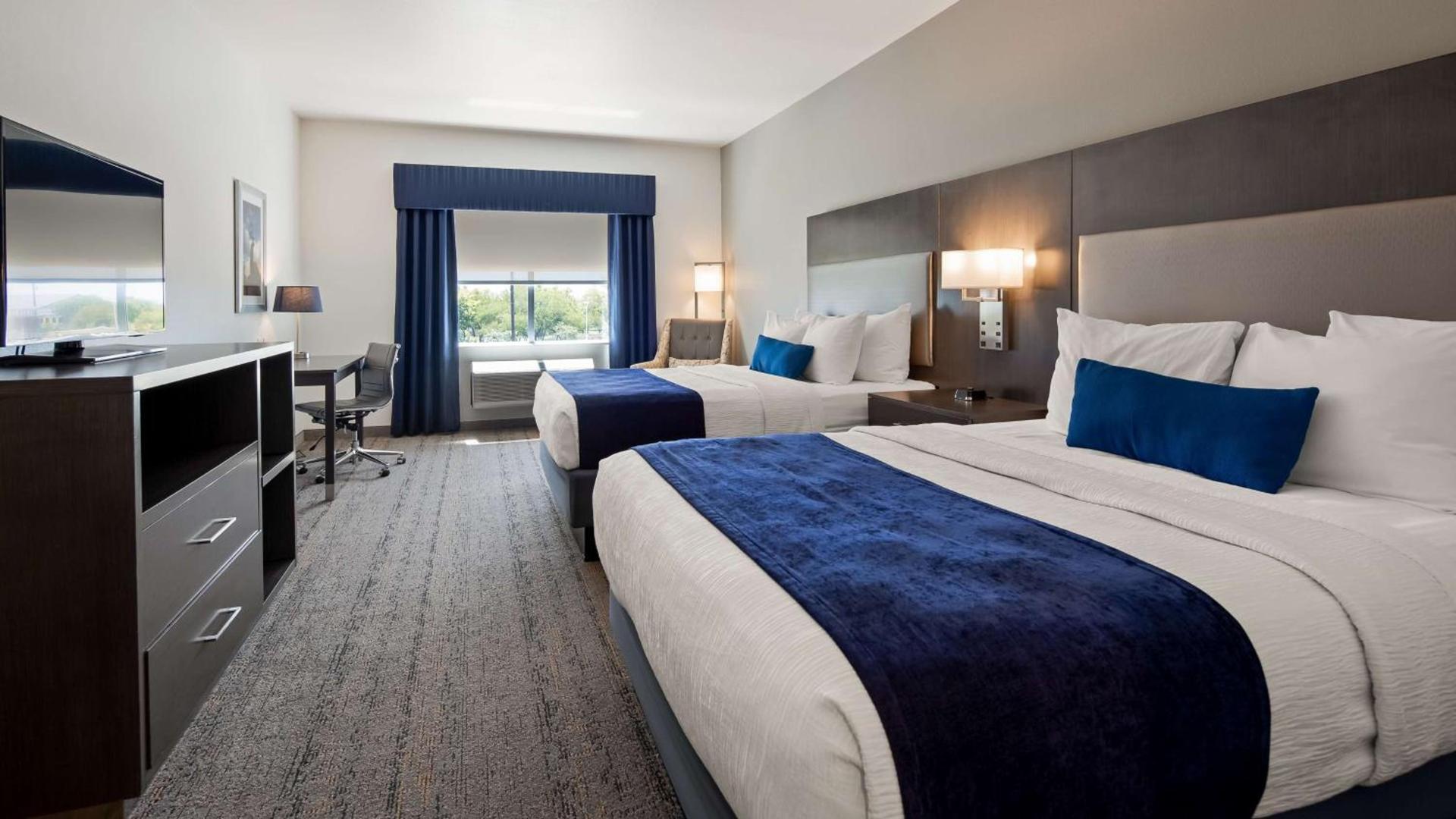 Best Western Plus Roland Inn & Suites photo 6