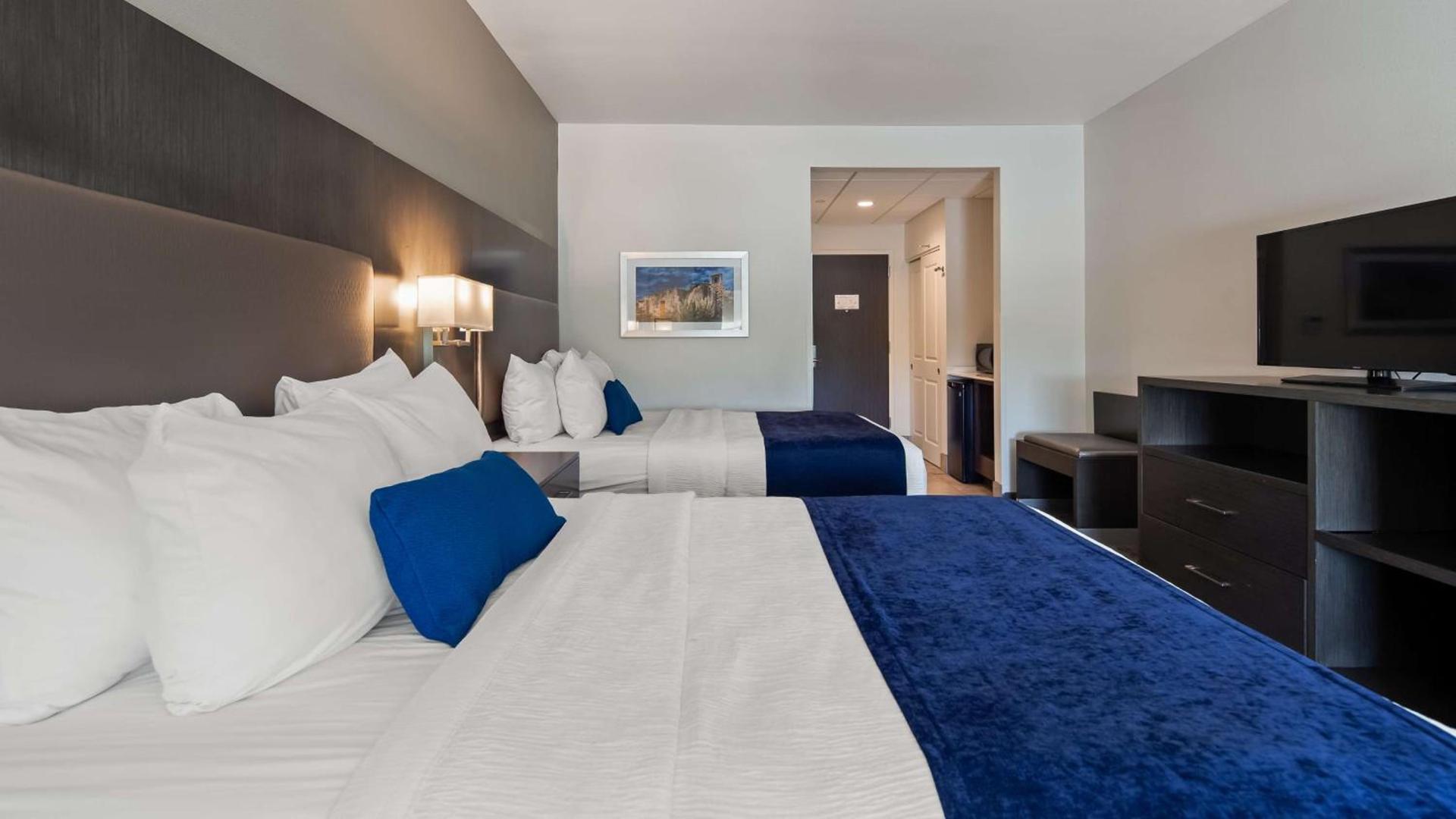 Best Western Plus Roland Inn & Suites photo 14