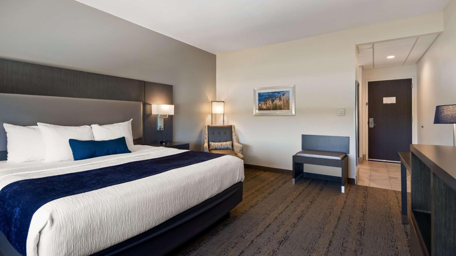 Best Western Plus Roland Inn & Suites photo 13