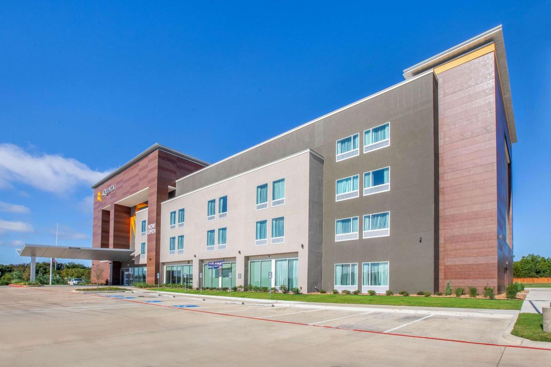 La Quinta by Wyndham Dallas Duncanville photo 2