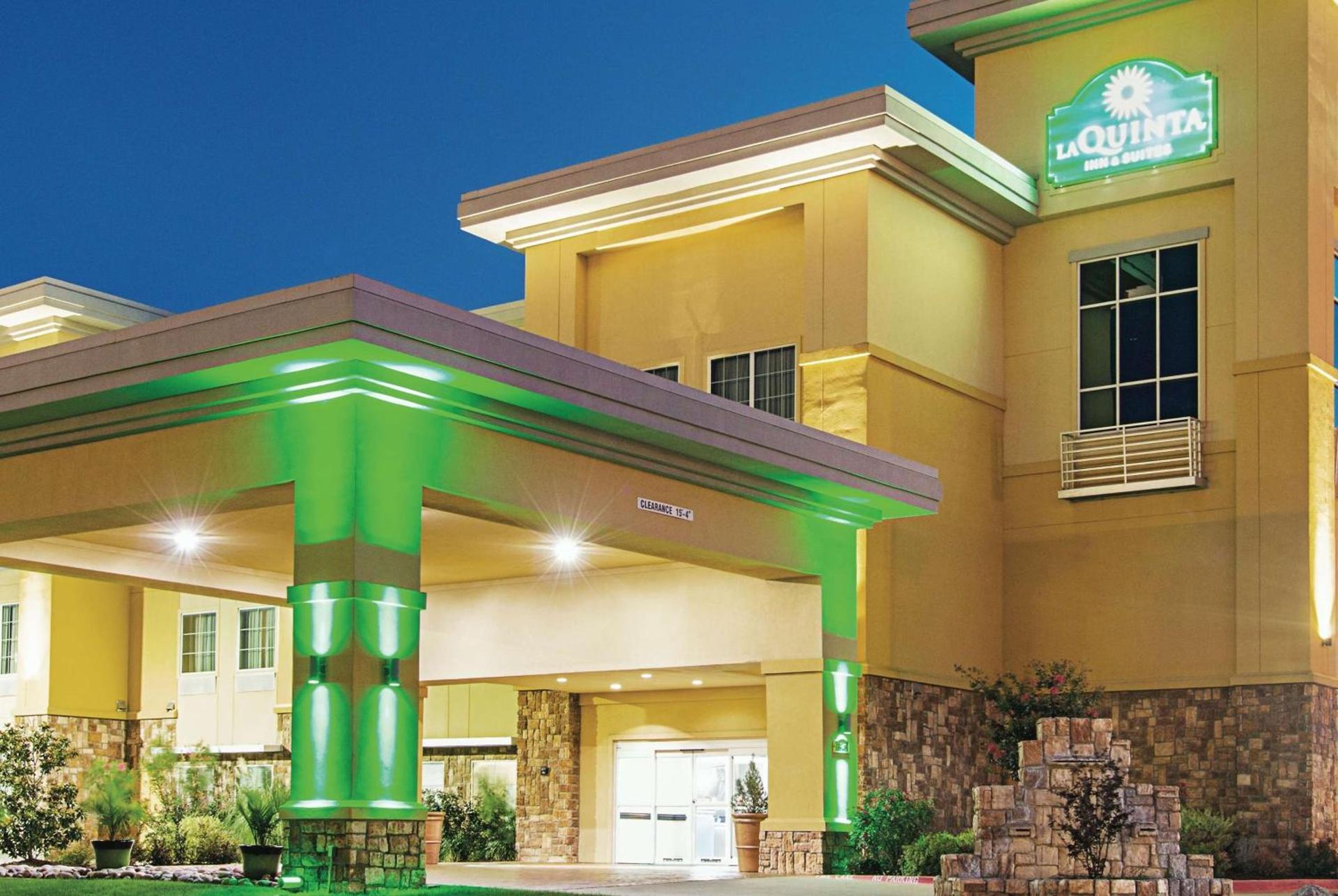 La Quinta by Wyndham Ft. Worth - Forest Hill, TX photo 2