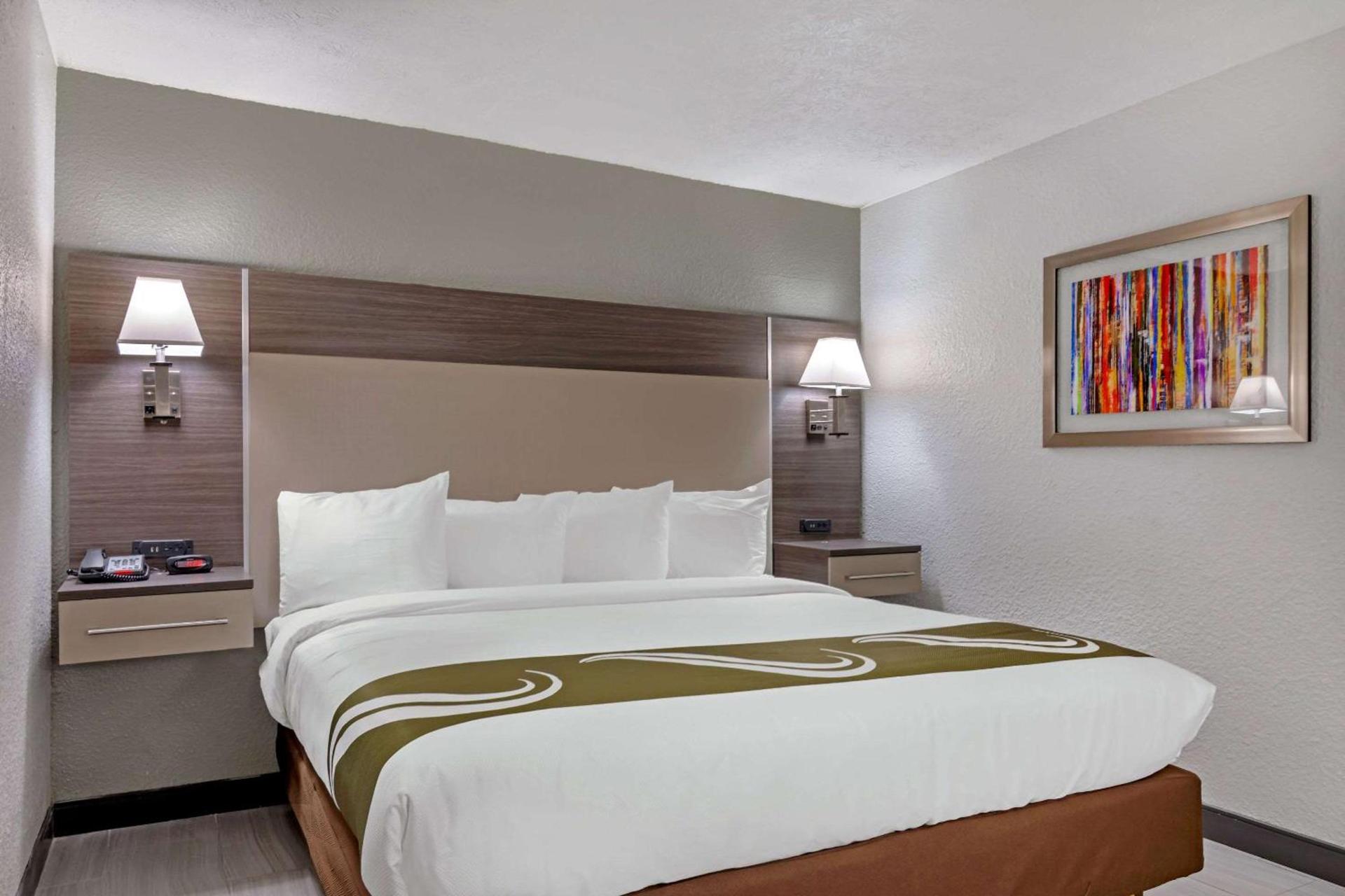 Quality Inn & Suites photo 9