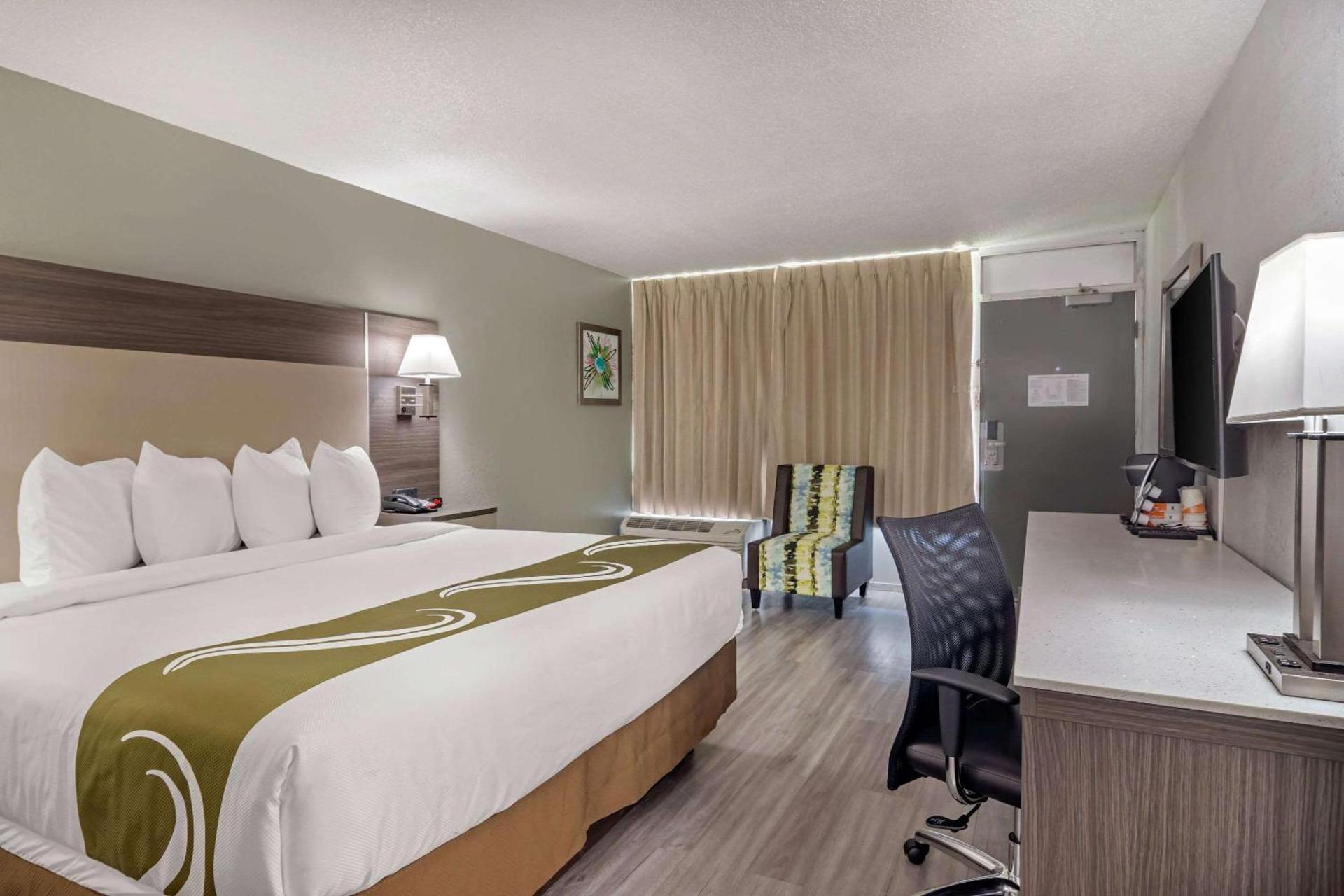 Quality Inn & Suites photo 17