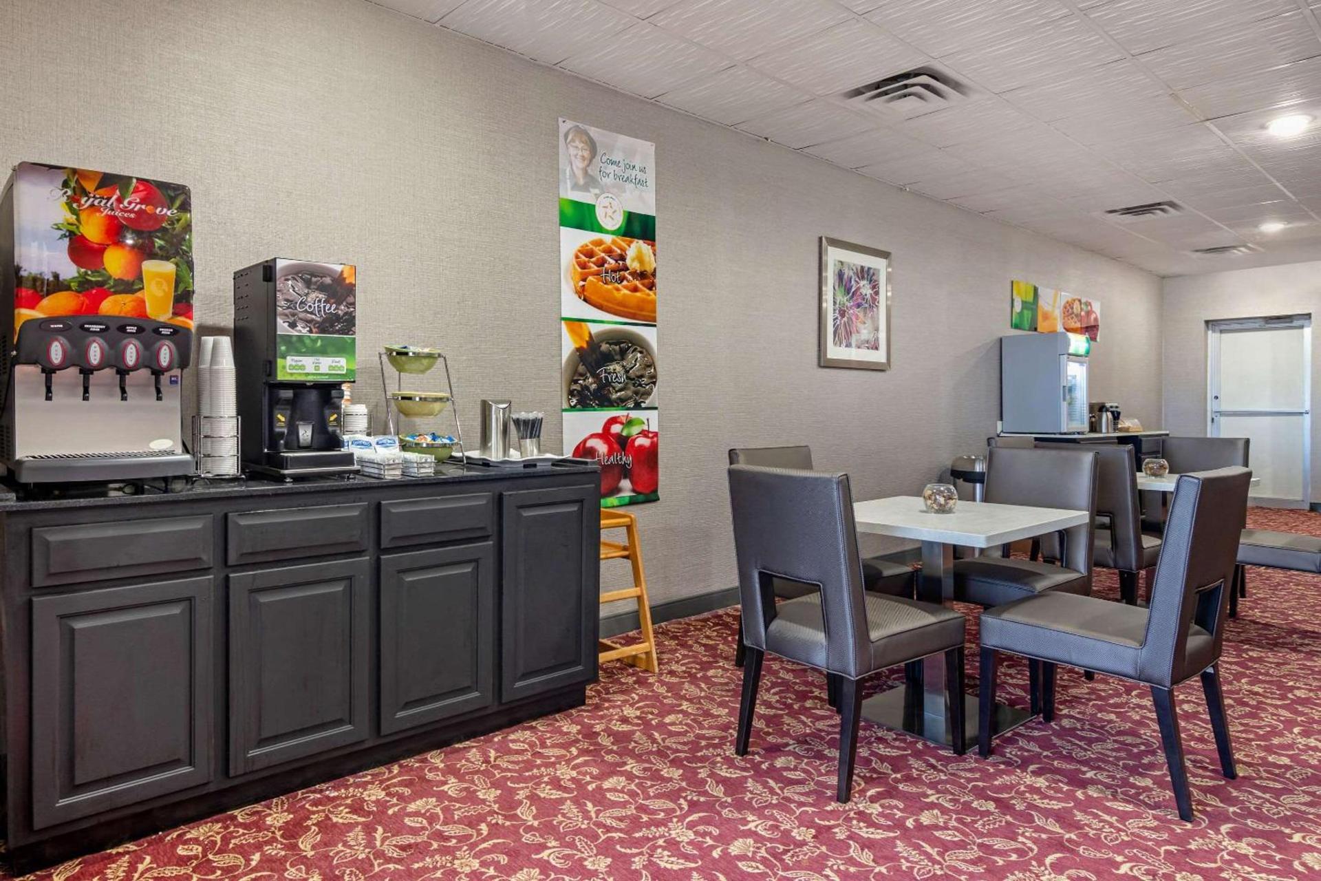 Quality Inn & Suites photo 28