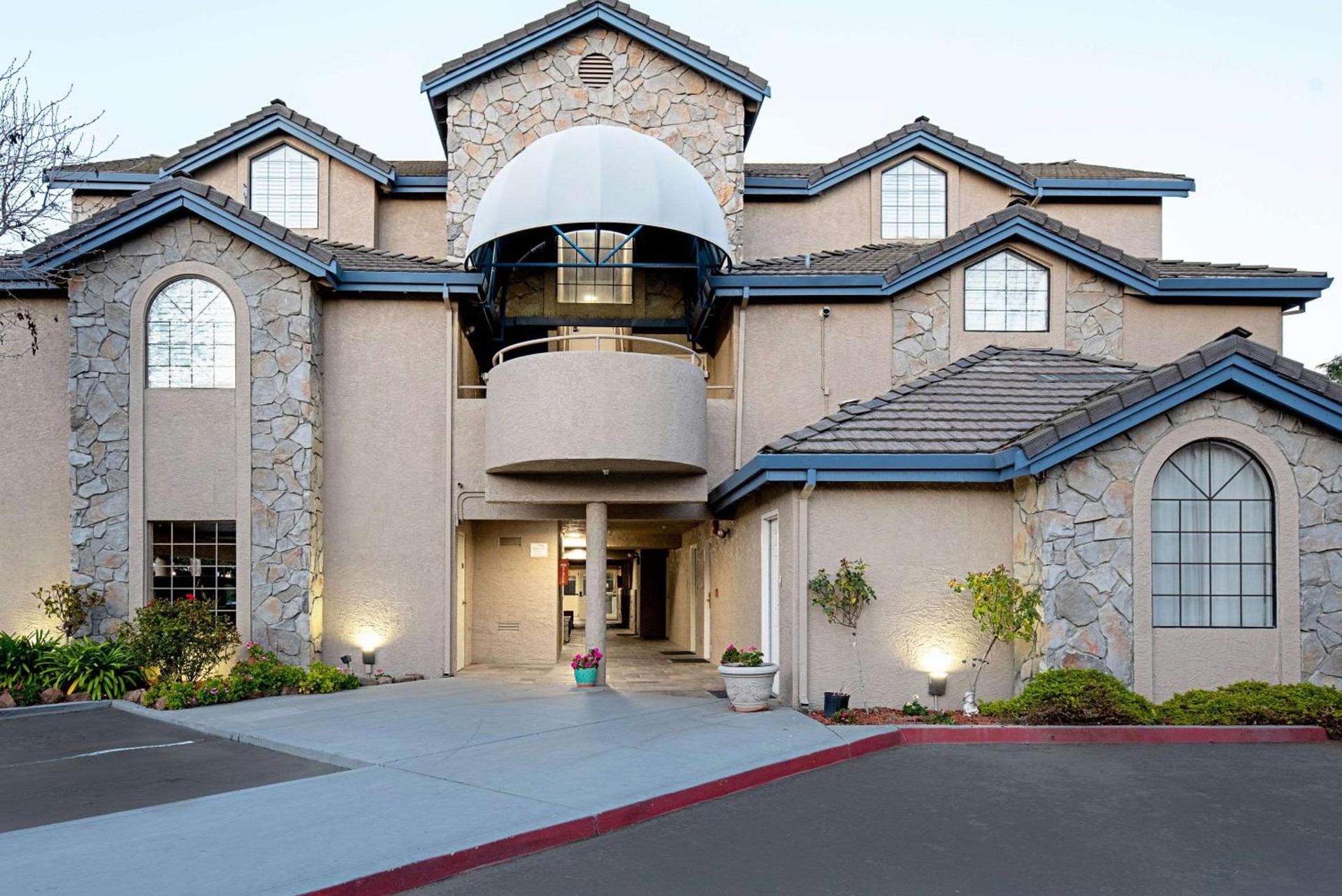 Clarion Inn Silicon Valley photo 3