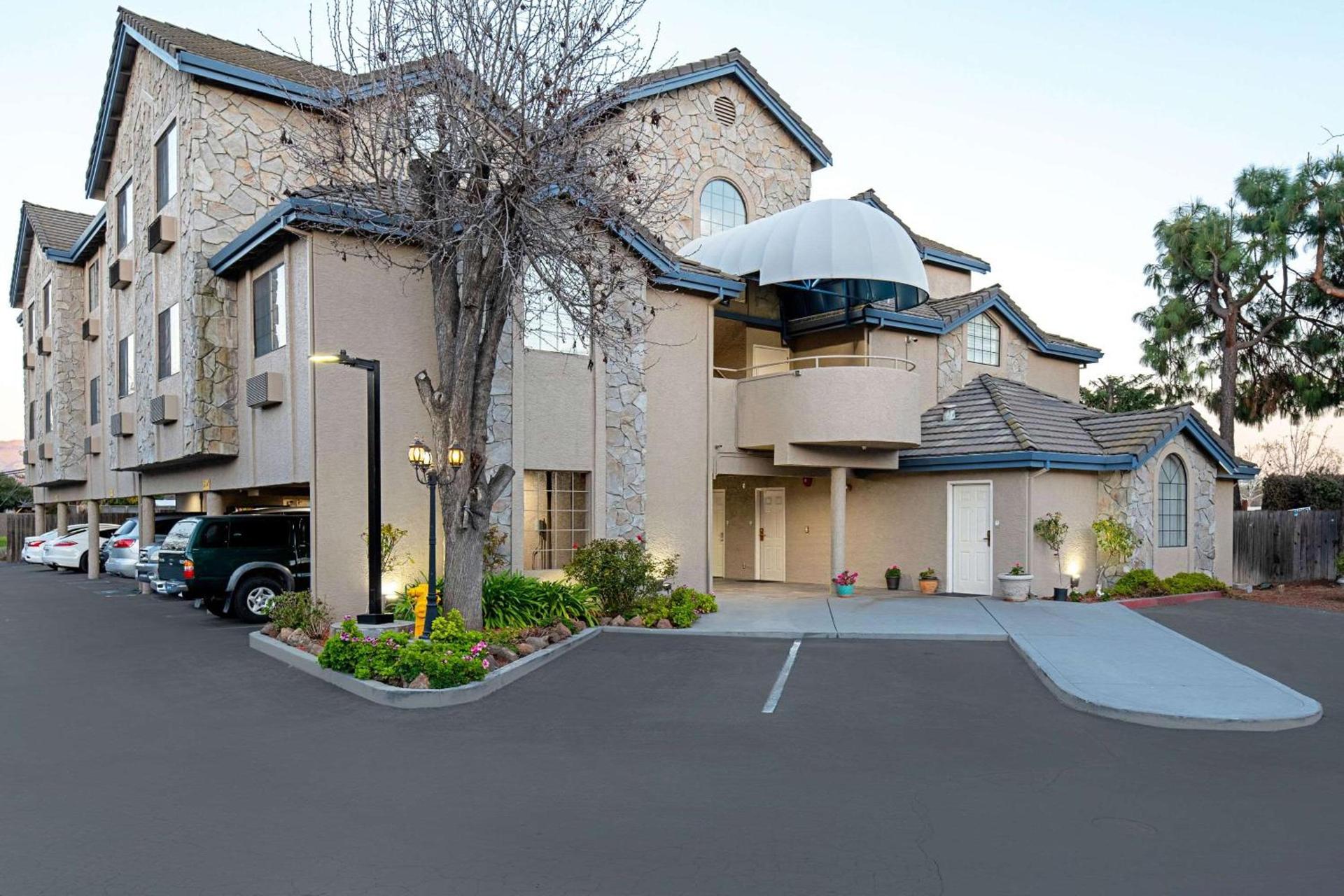 Clarion Inn Silicon Valley photo 5