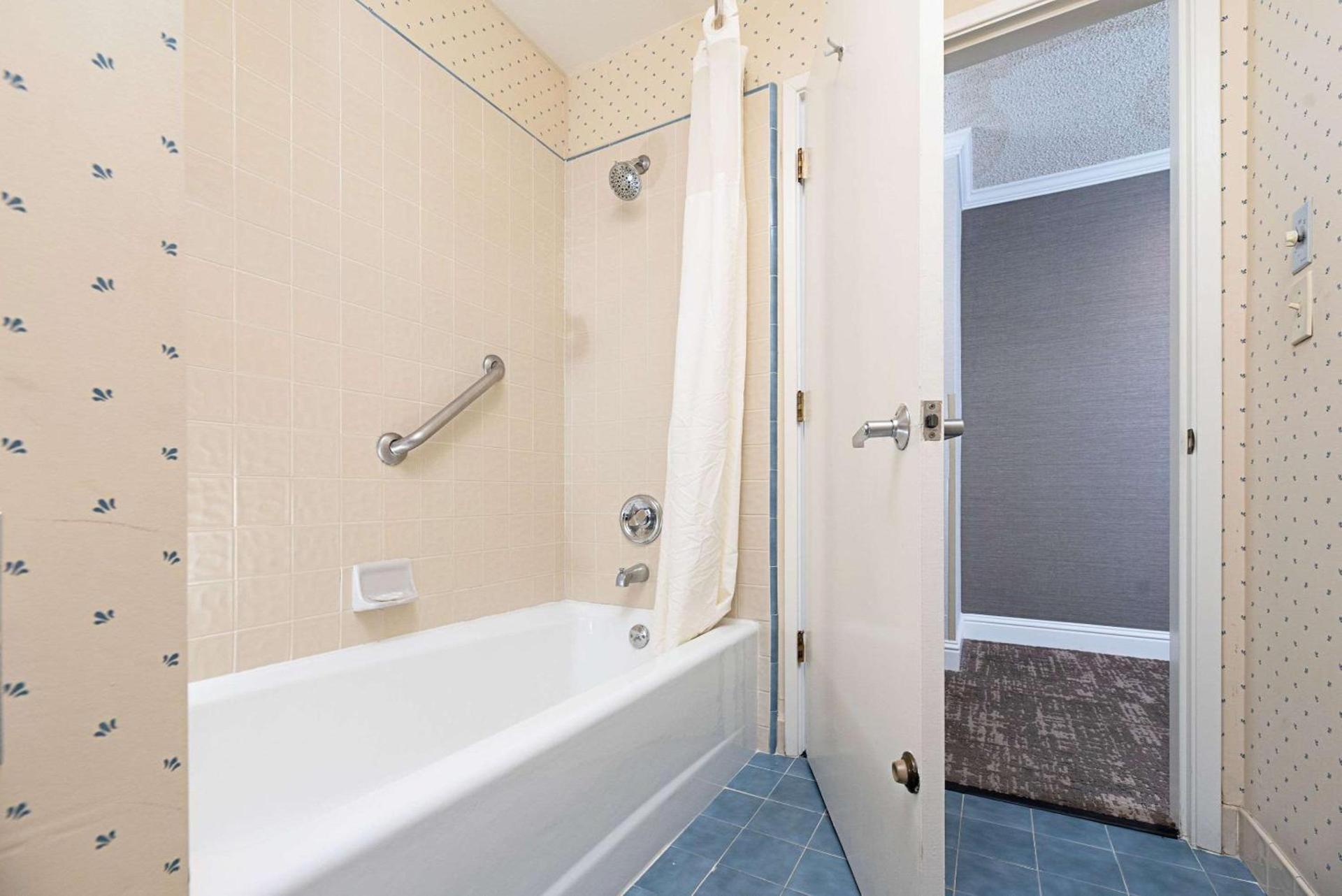 Clarion Inn Silicon Valley photo 17