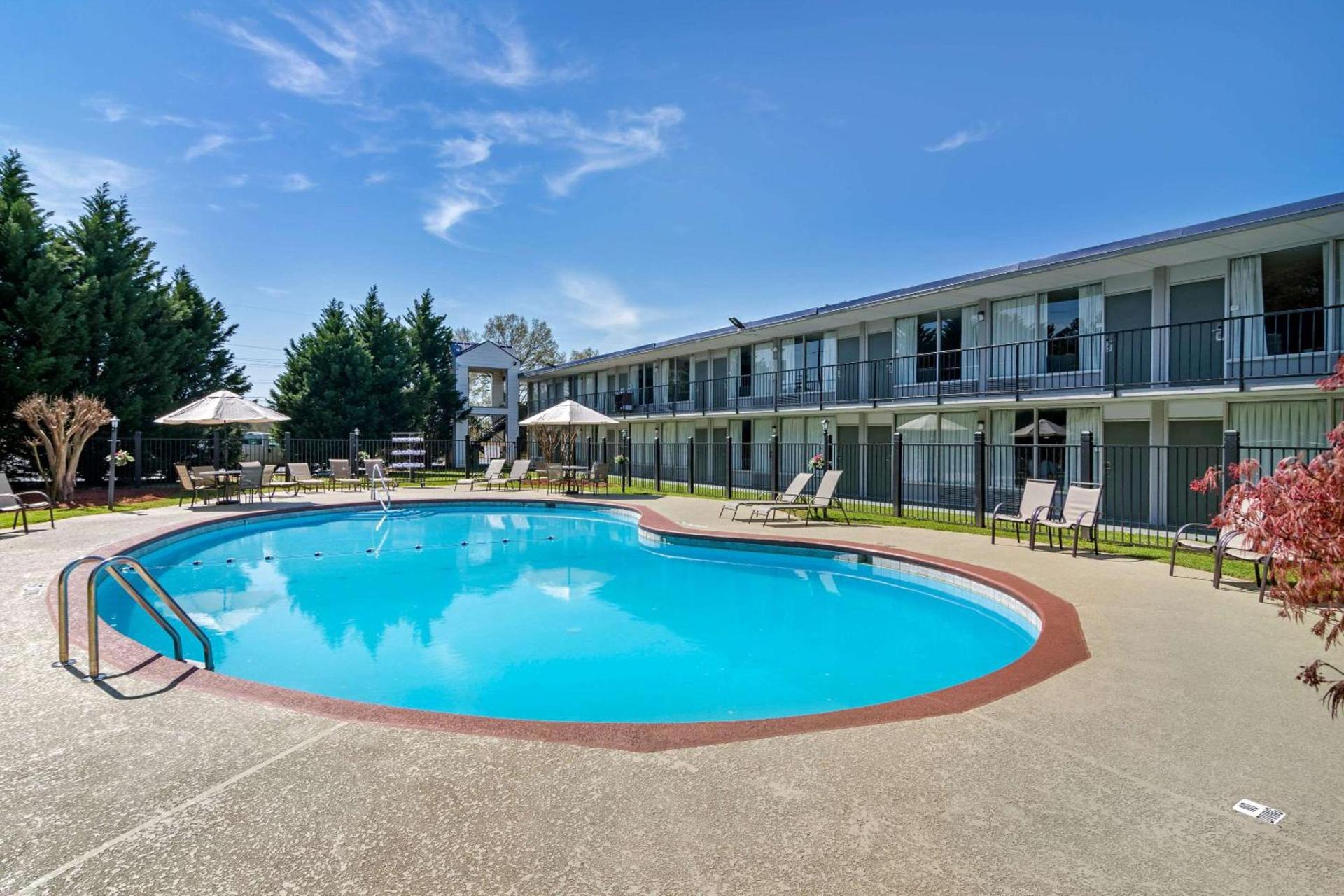 Quality Inn & Suites photo 27