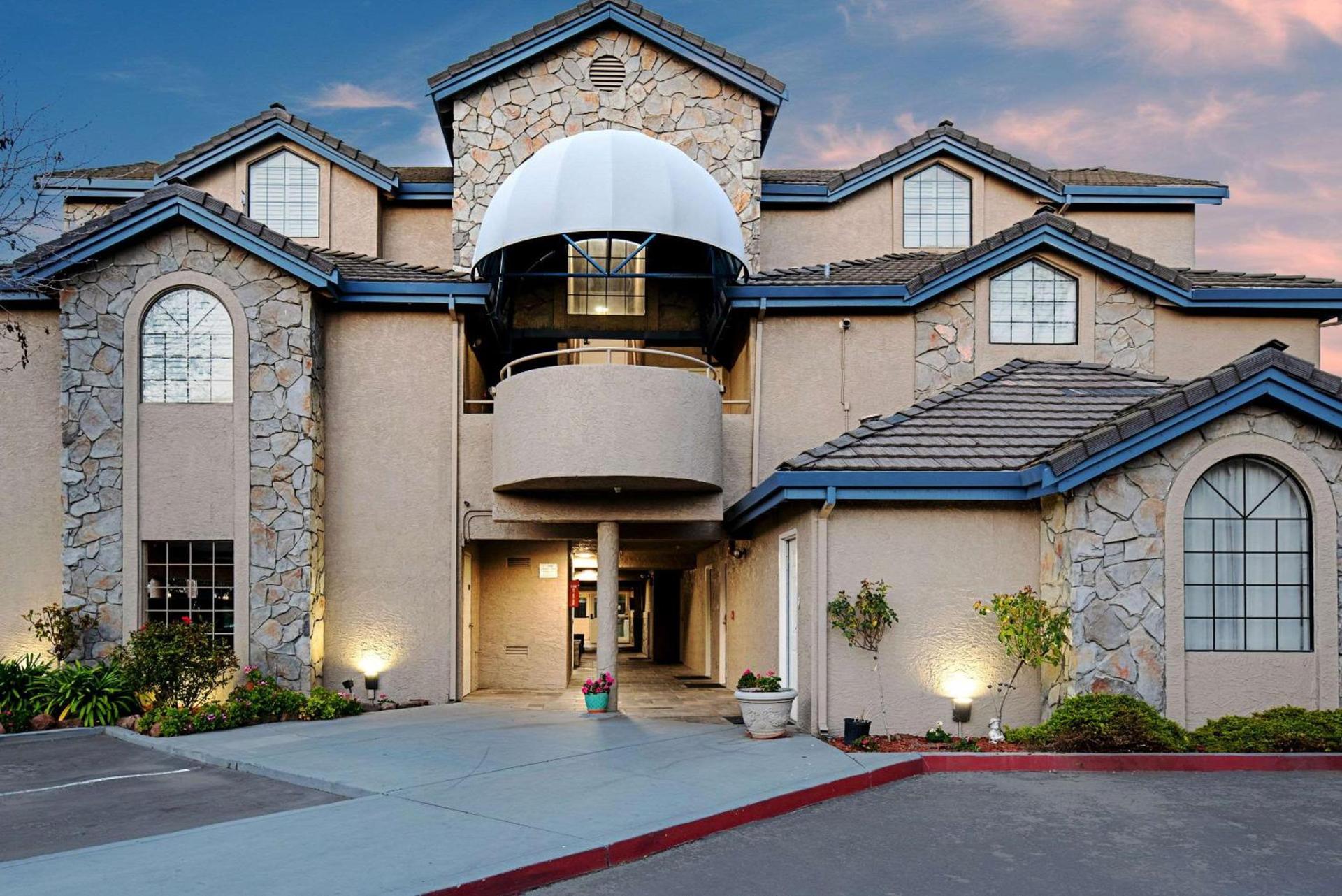Clarion Inn Silicon Valley photo 39