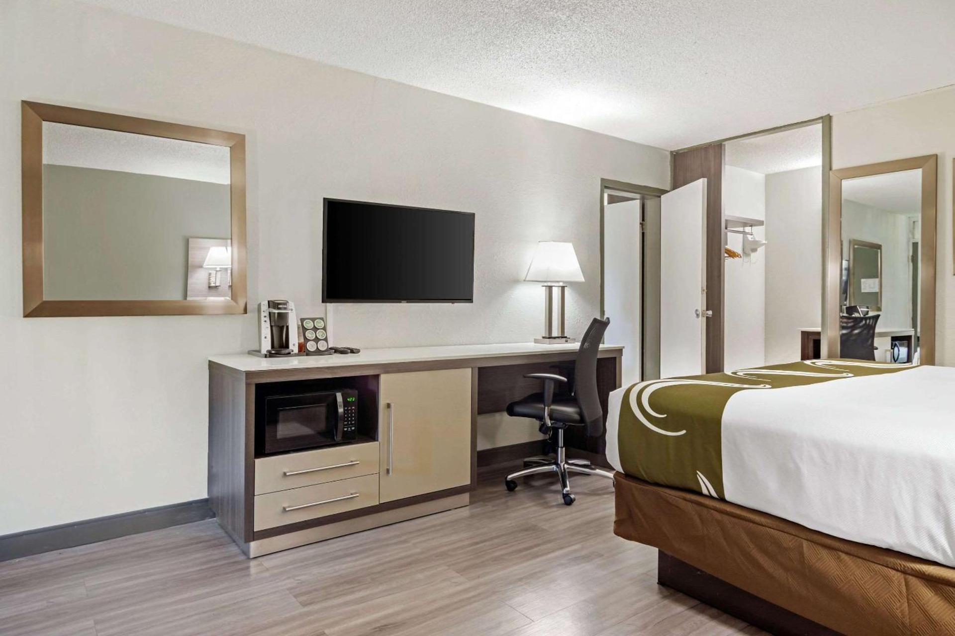 Quality Inn & Suites photo 18
