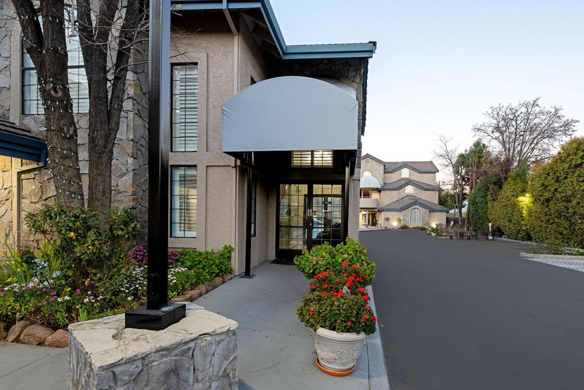 Clarion Inn Silicon Valley photo 2