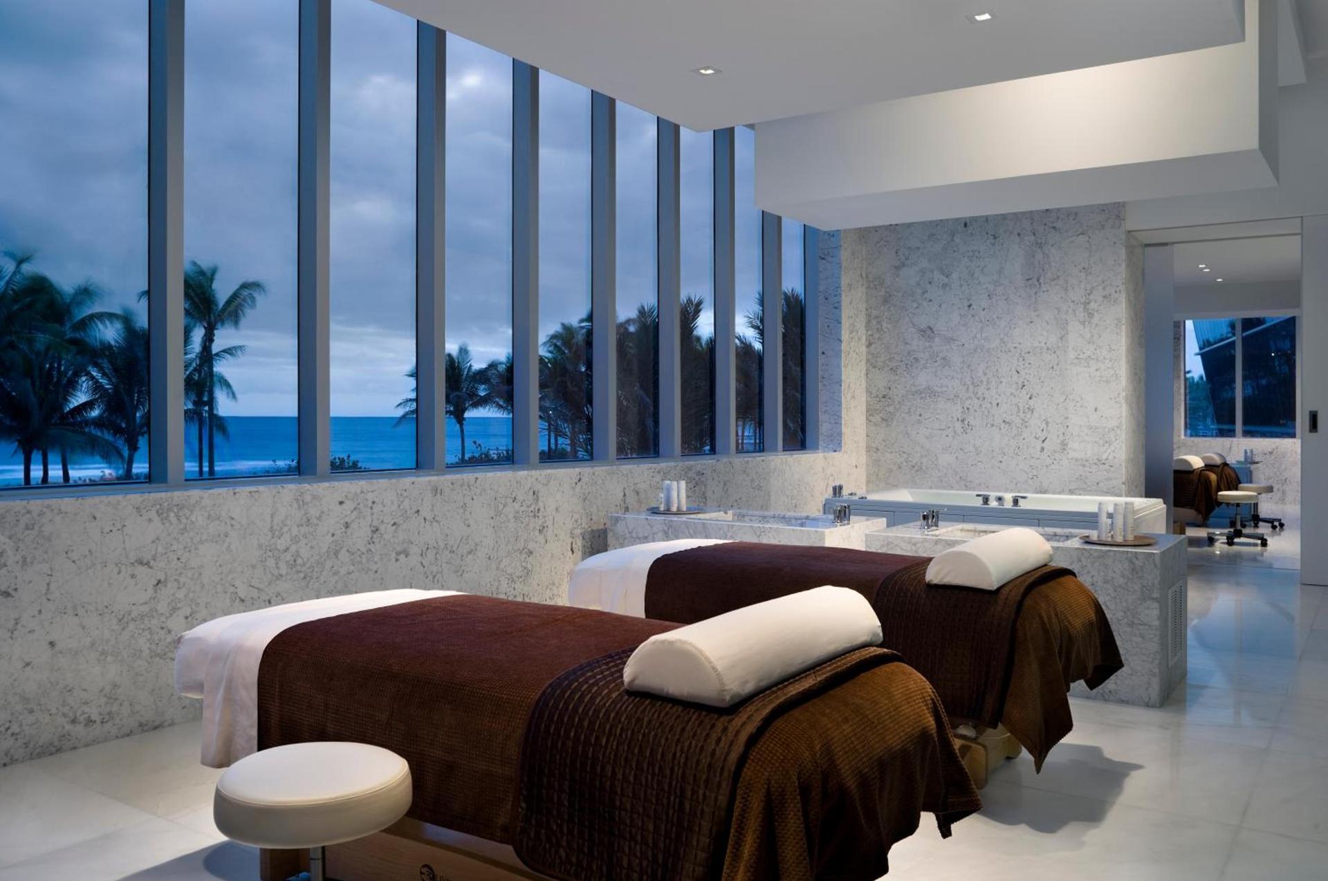 Fontainebleau Miami Beach photo 23