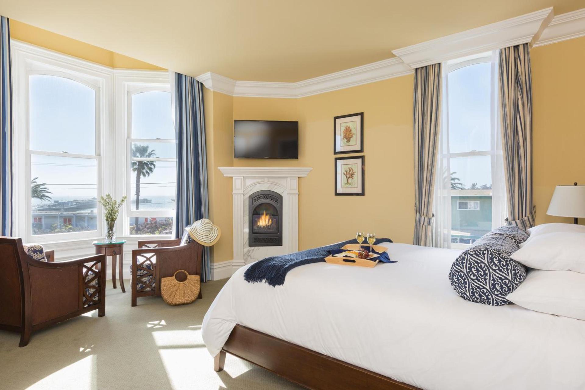 West Cliff Inn, A Four Sisters Inn photo 4