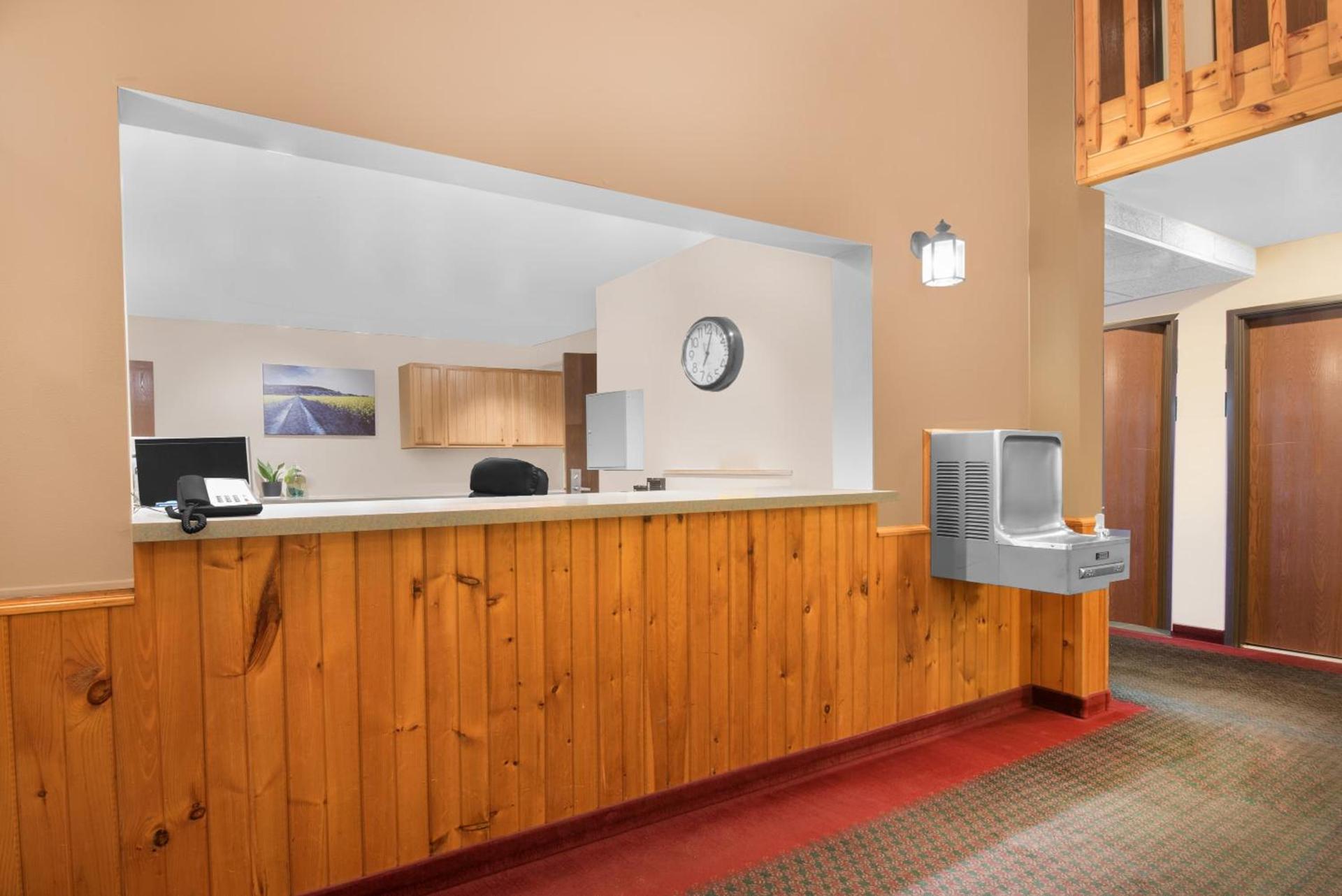 Northwoods Inn and Suites photo 10