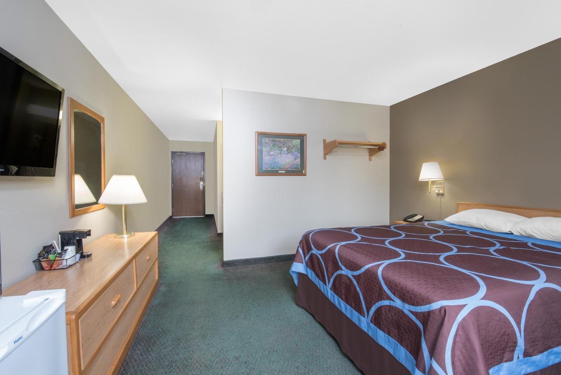 Northwoods Inn and Suites photo 3