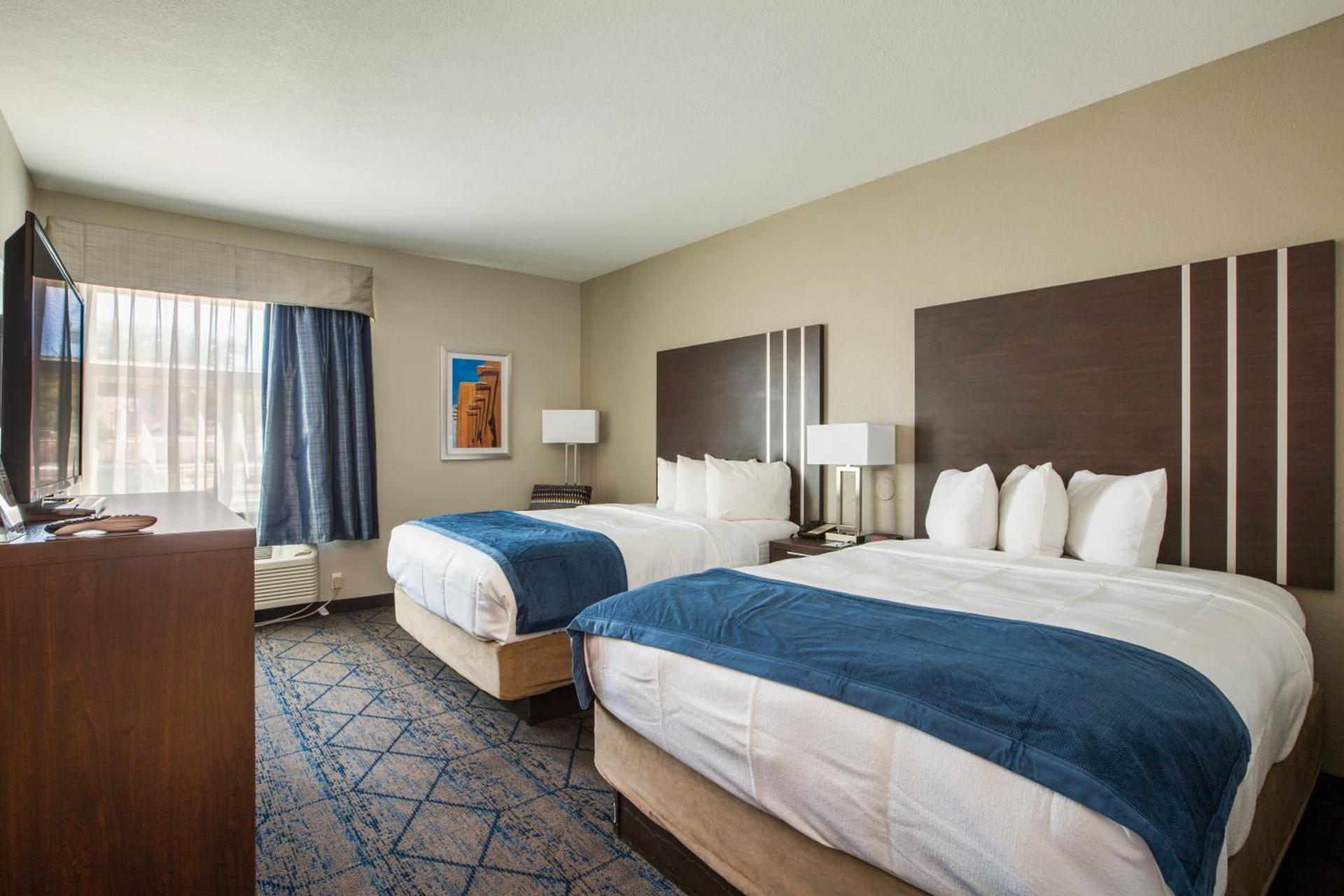 Baymont by Wyndham Albuquerque Airport photo 30