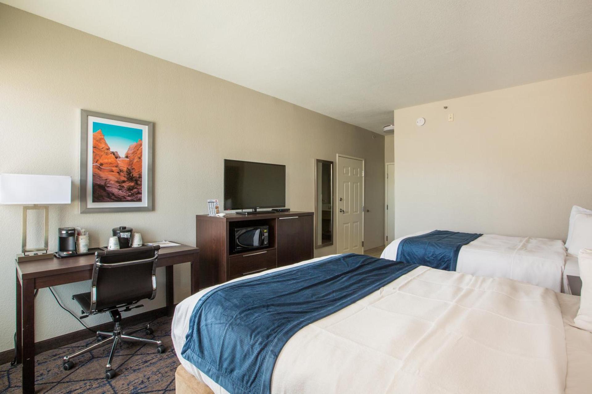 Baymont by Wyndham Albuquerque Airport photo 32