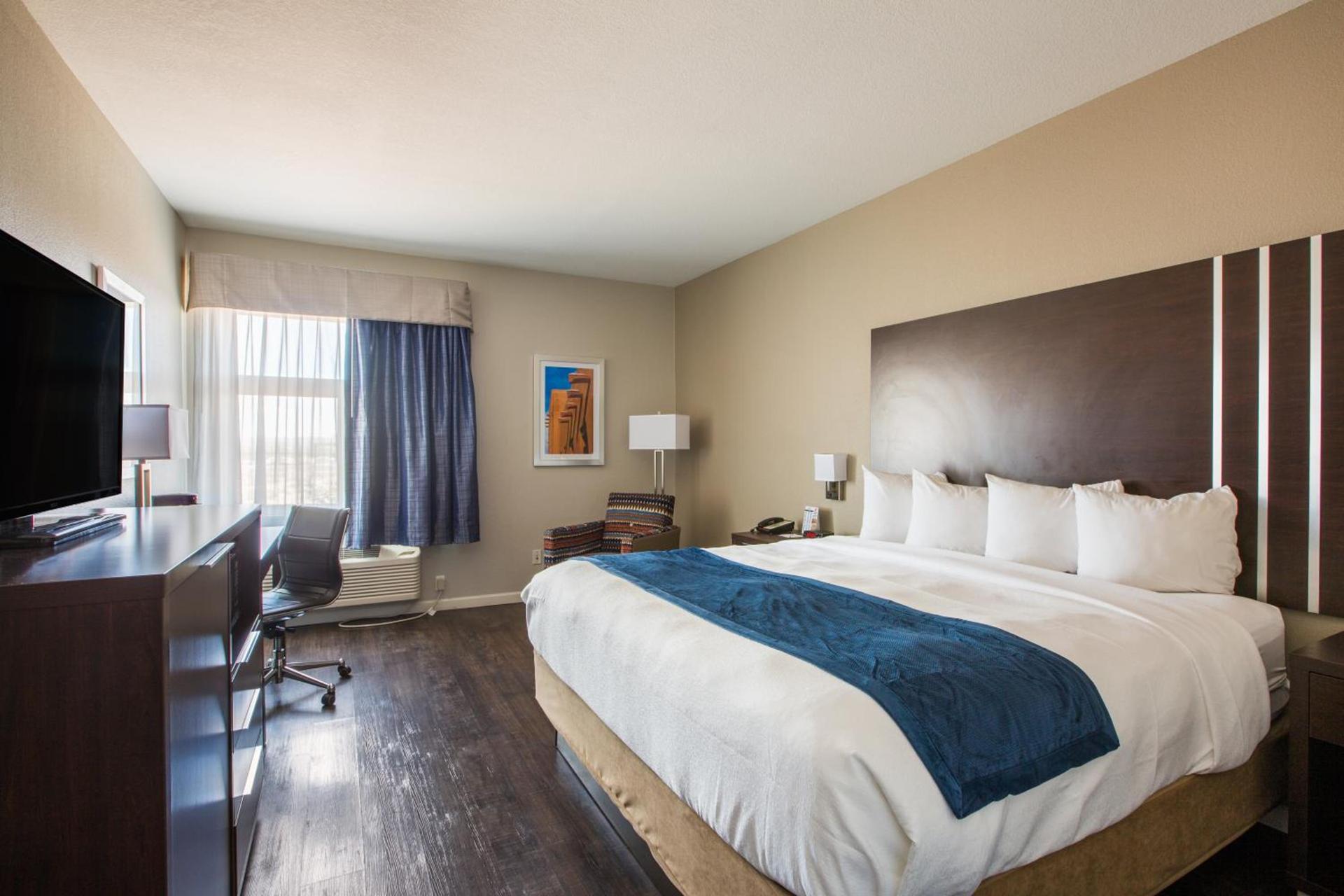 Baymont by Wyndham Albuquerque Airport photo 34