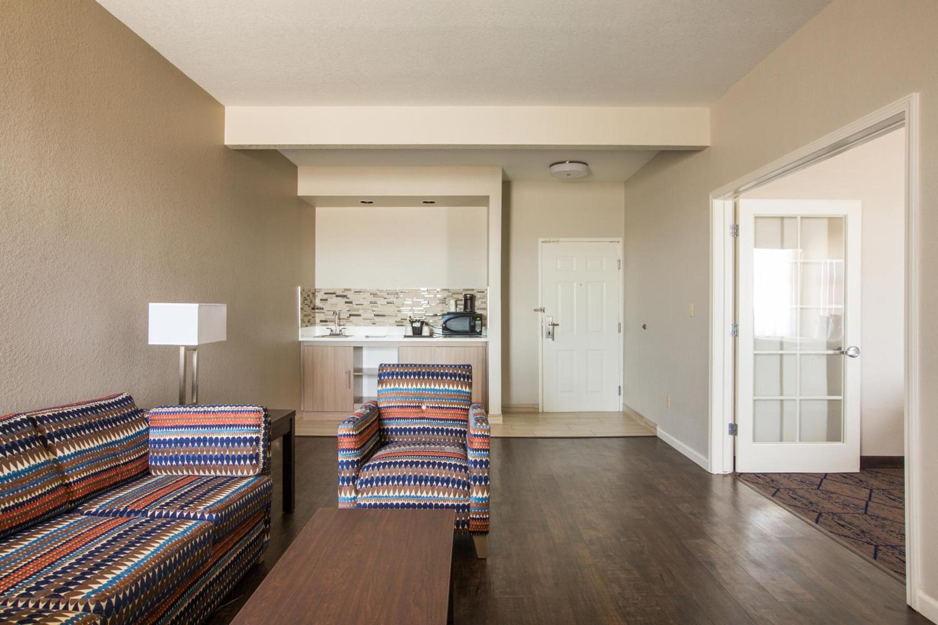 Baymont by Wyndham Albuquerque Airport photo 38