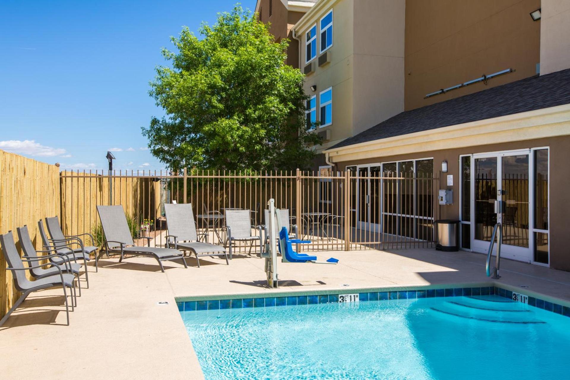 Baymont by Wyndham Albuquerque Airport photo 22