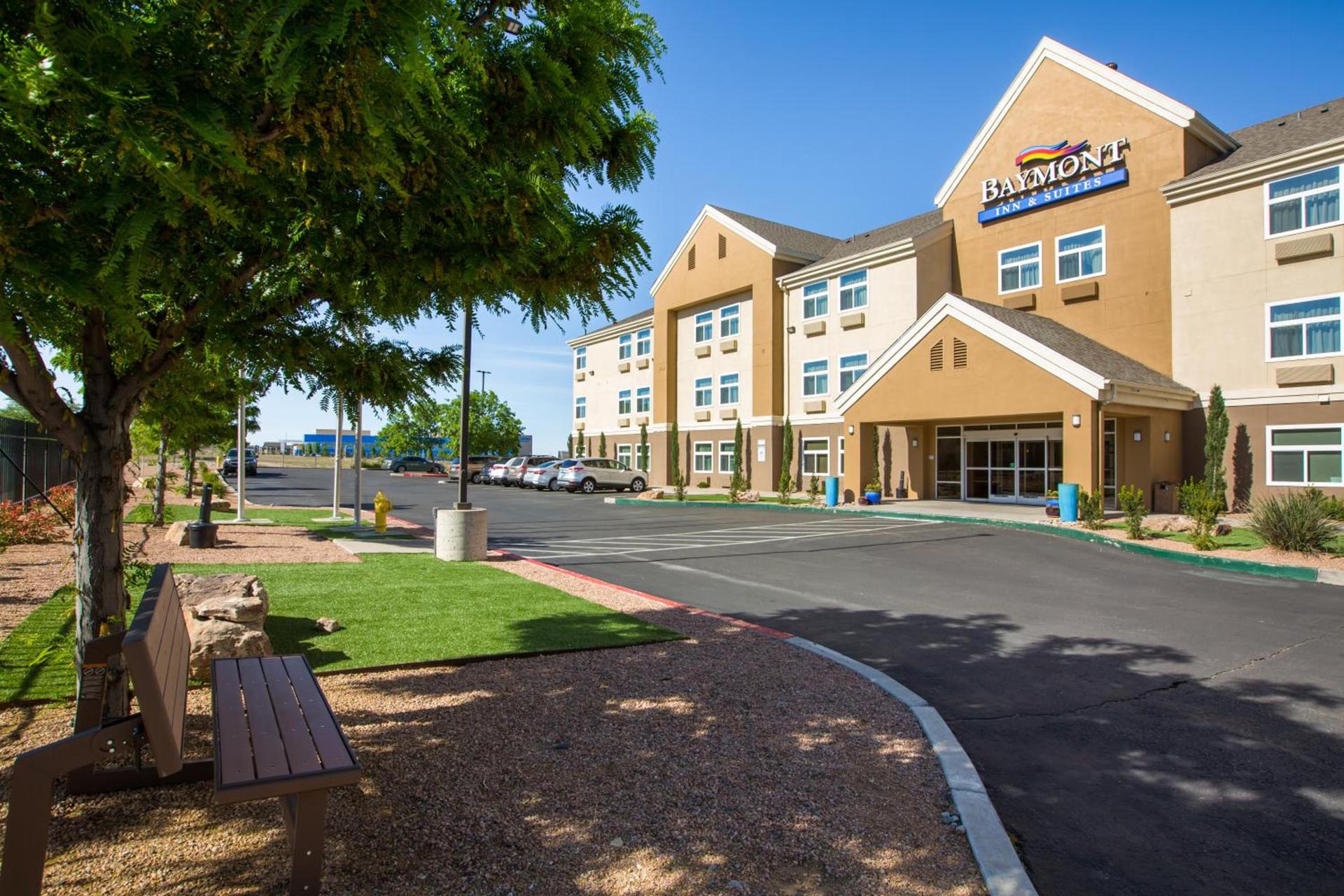 Baymont by Wyndham Albuquerque Airport photo 2