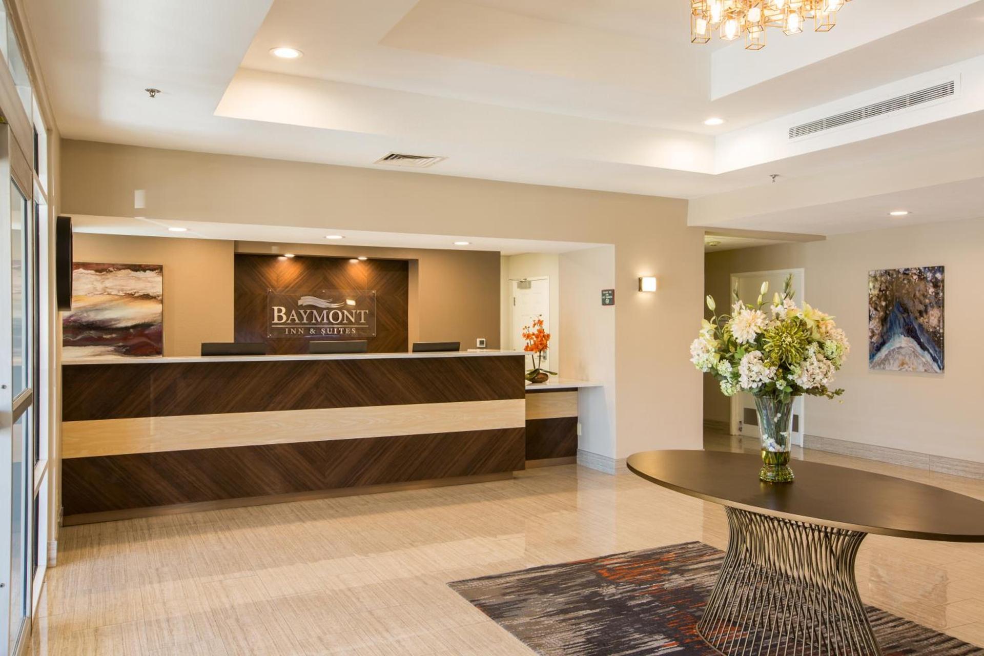 Baymont by Wyndham Albuquerque Airport photo 11