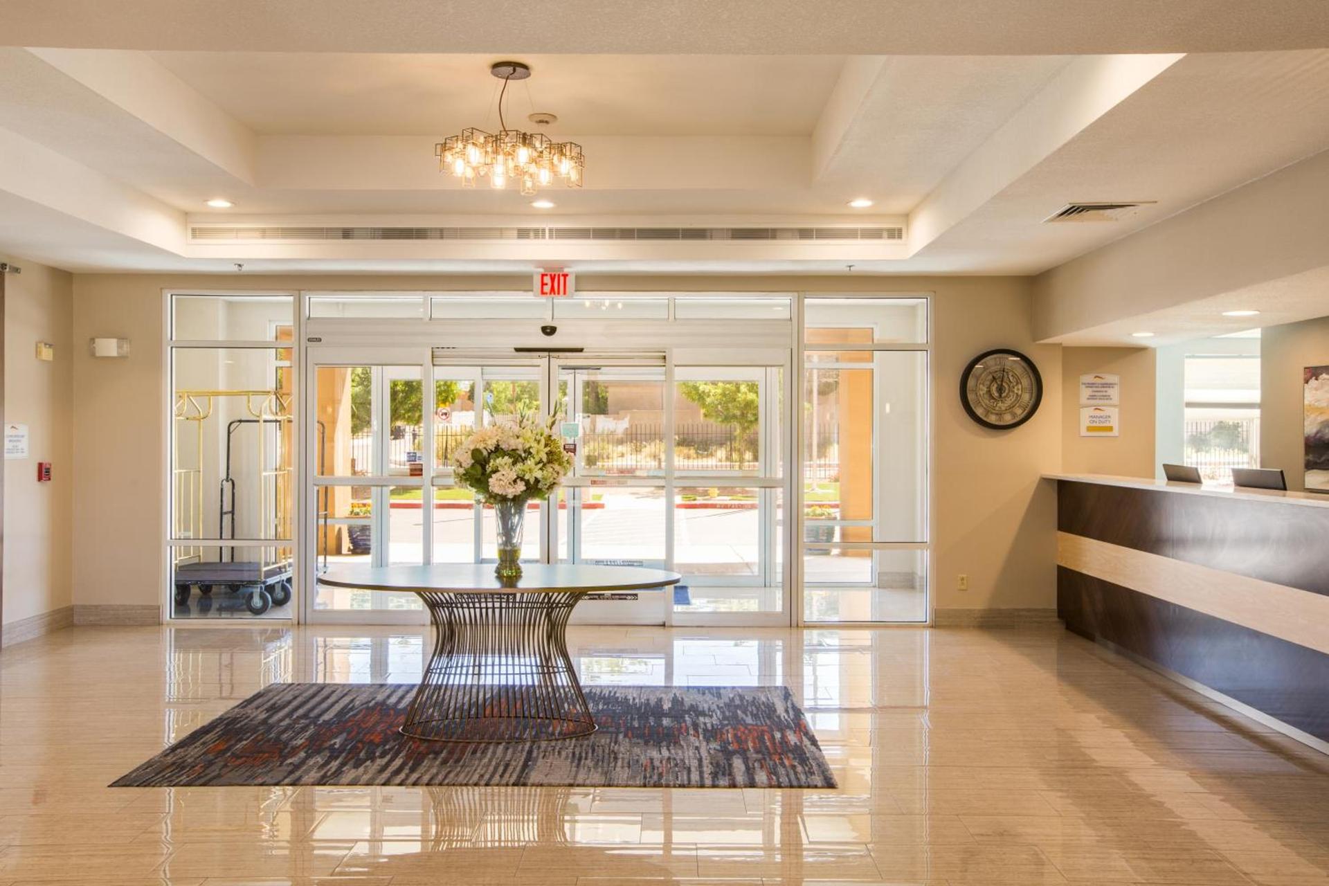 Baymont by Wyndham Albuquerque Airport photo 12