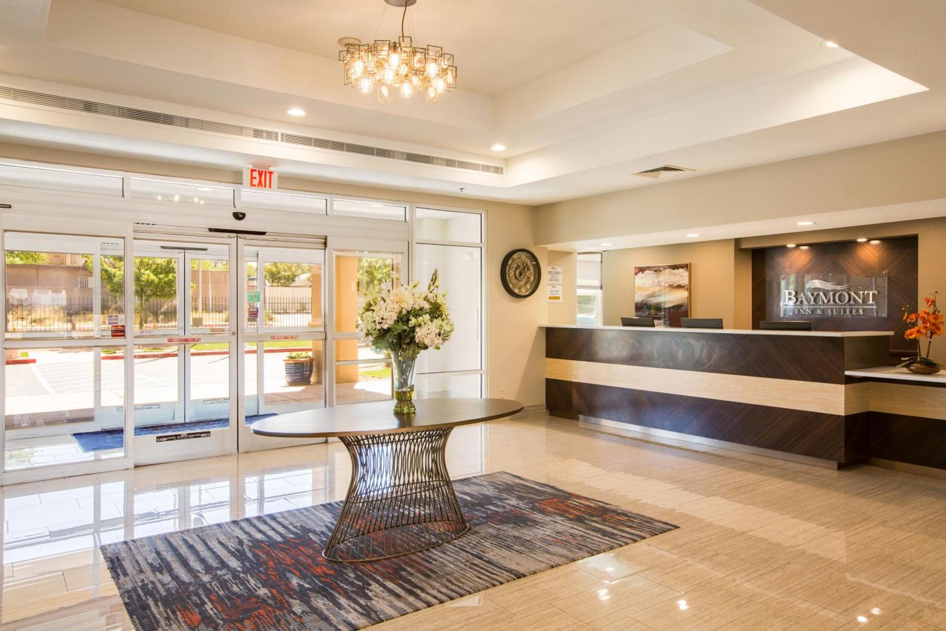Baymont by Wyndham Albuquerque Airport photo 13