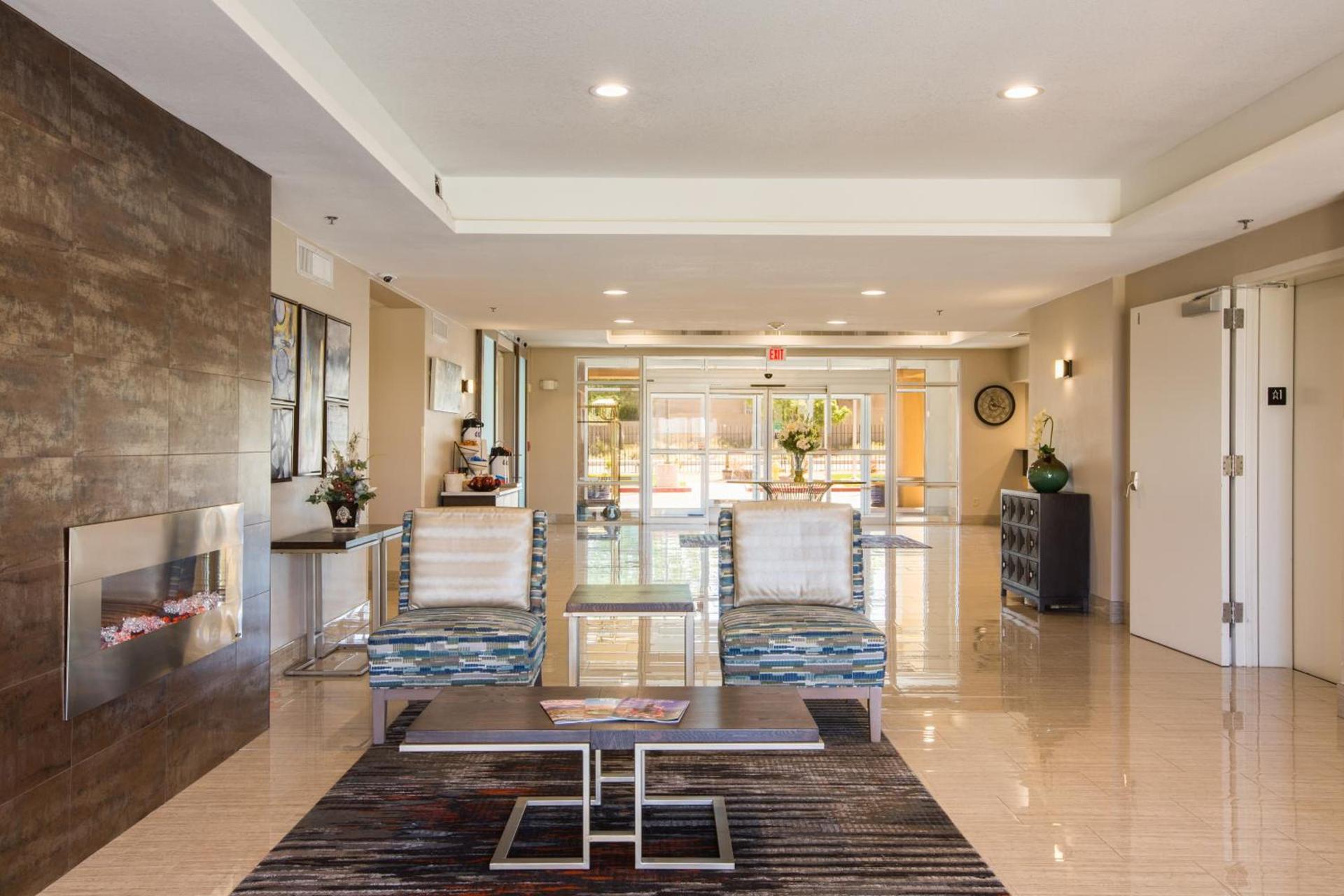 Baymont by Wyndham Albuquerque Airport photo 14