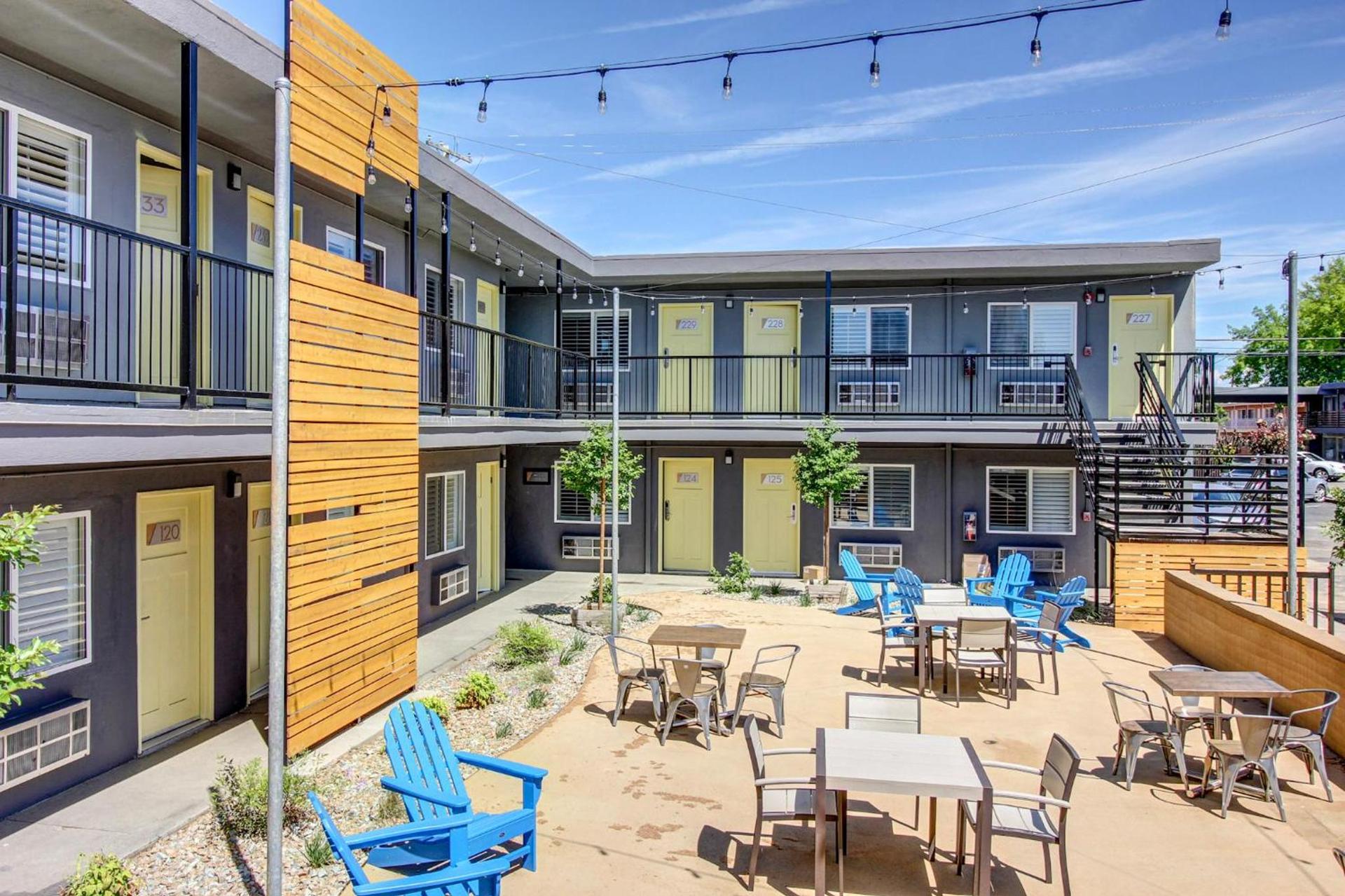 Americana Modern Hotel photo 22