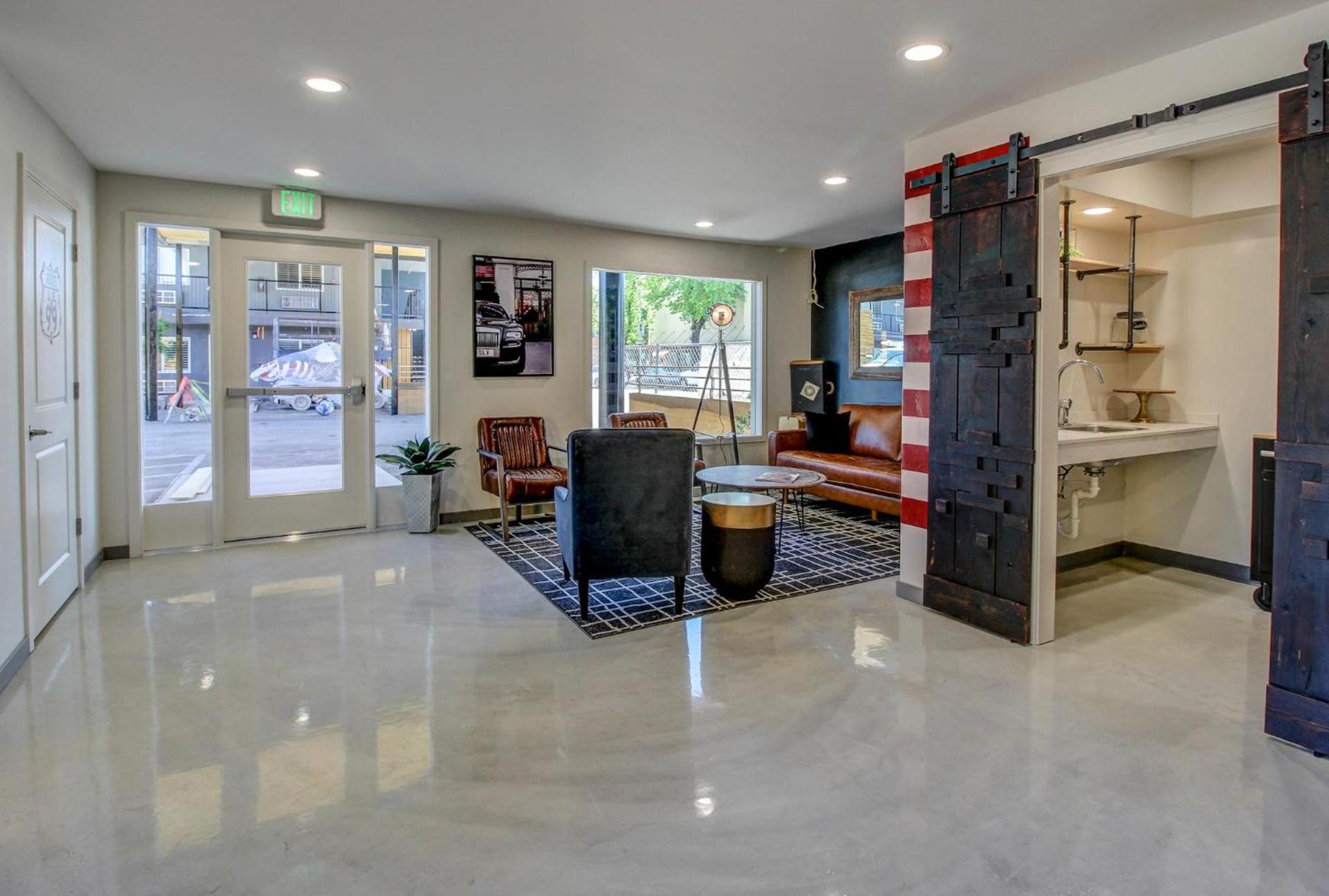Americana Modern Hotel photo 3