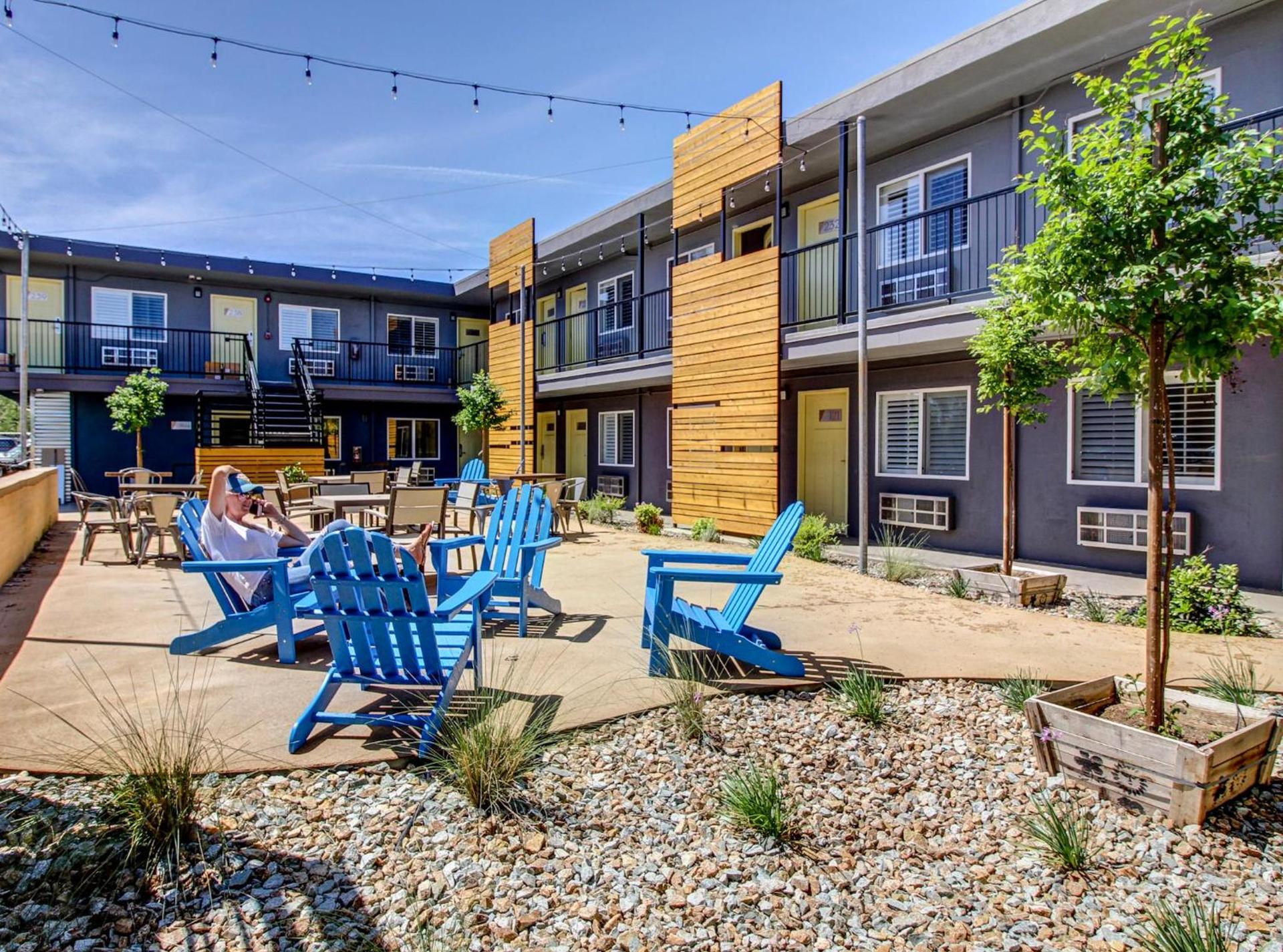 Americana Modern Hotel photo 37