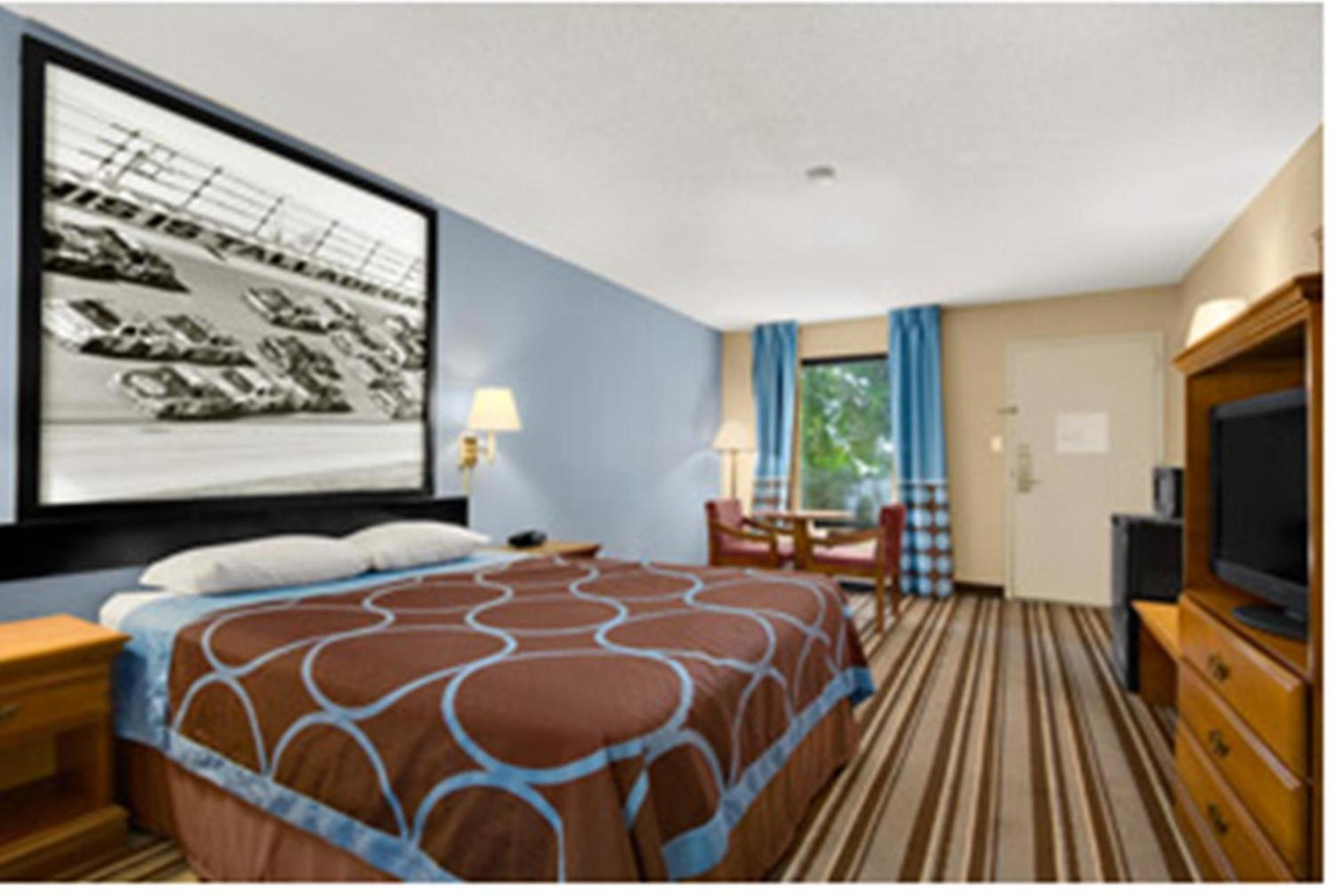 Super 8 by Wyndham Oxford photo 12