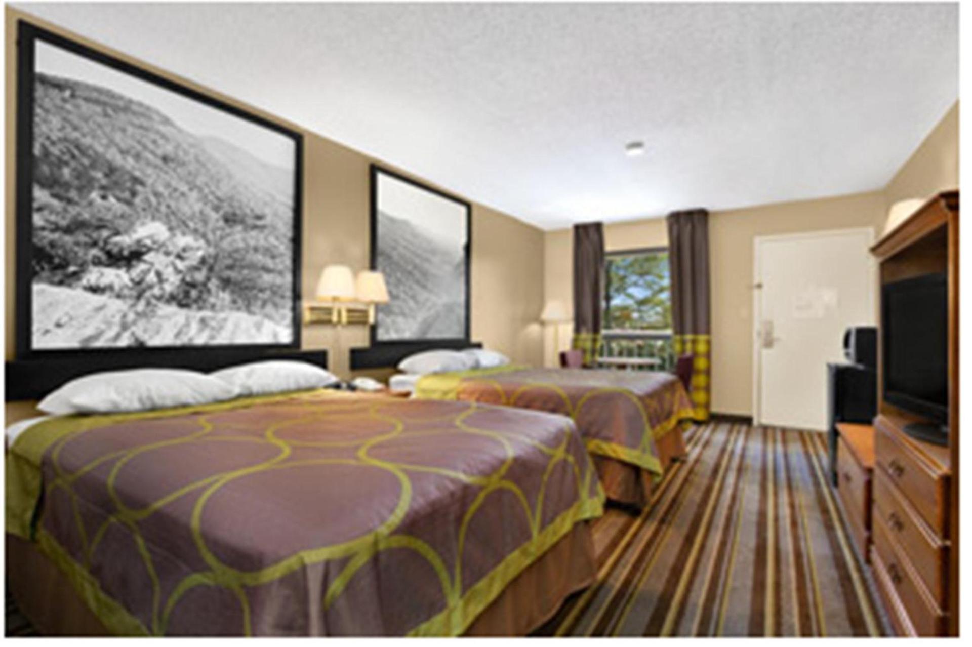 Super 8 by Wyndham Oxford photo 13