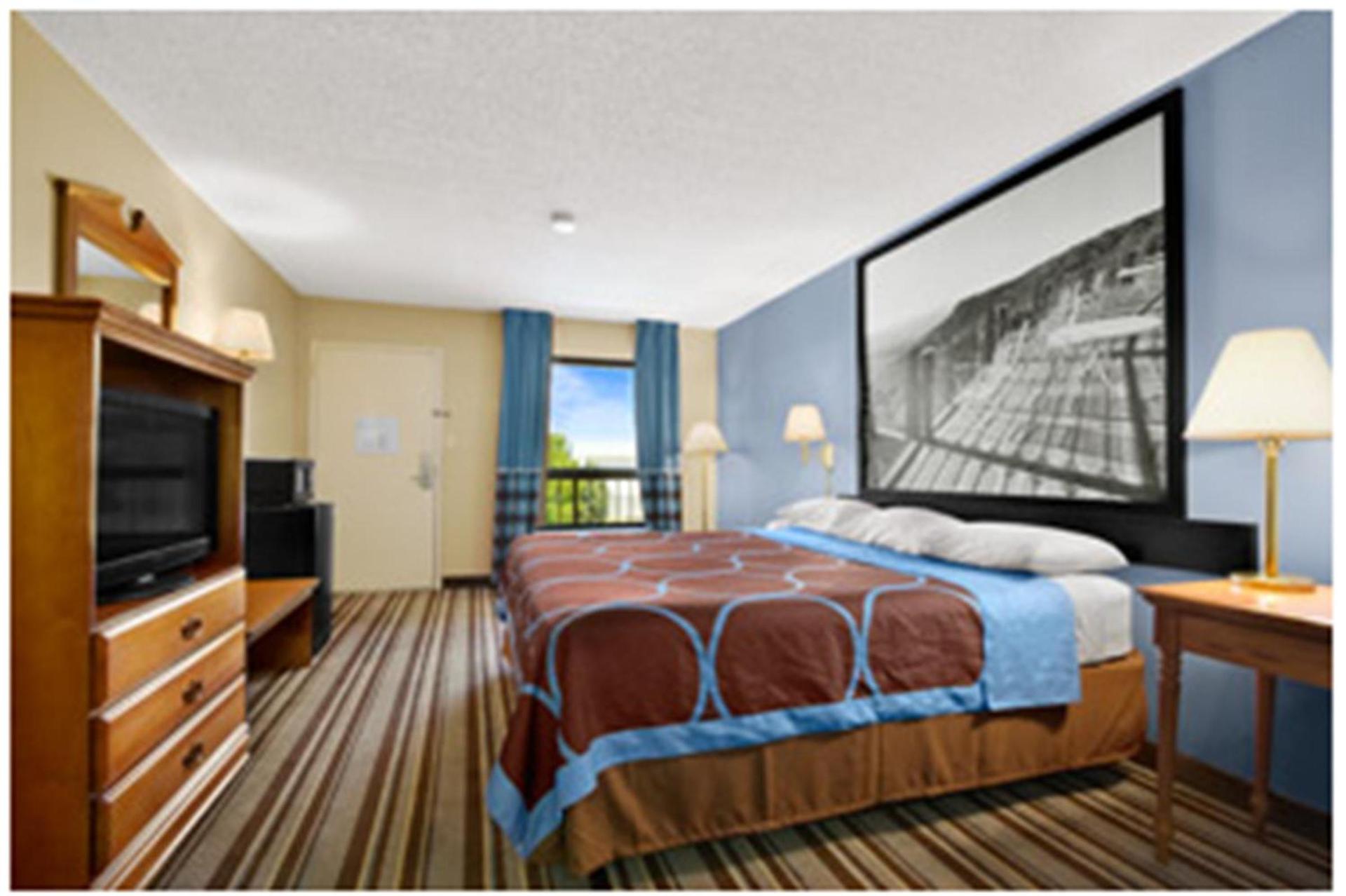 Super 8 by Wyndham Oxford photo 16