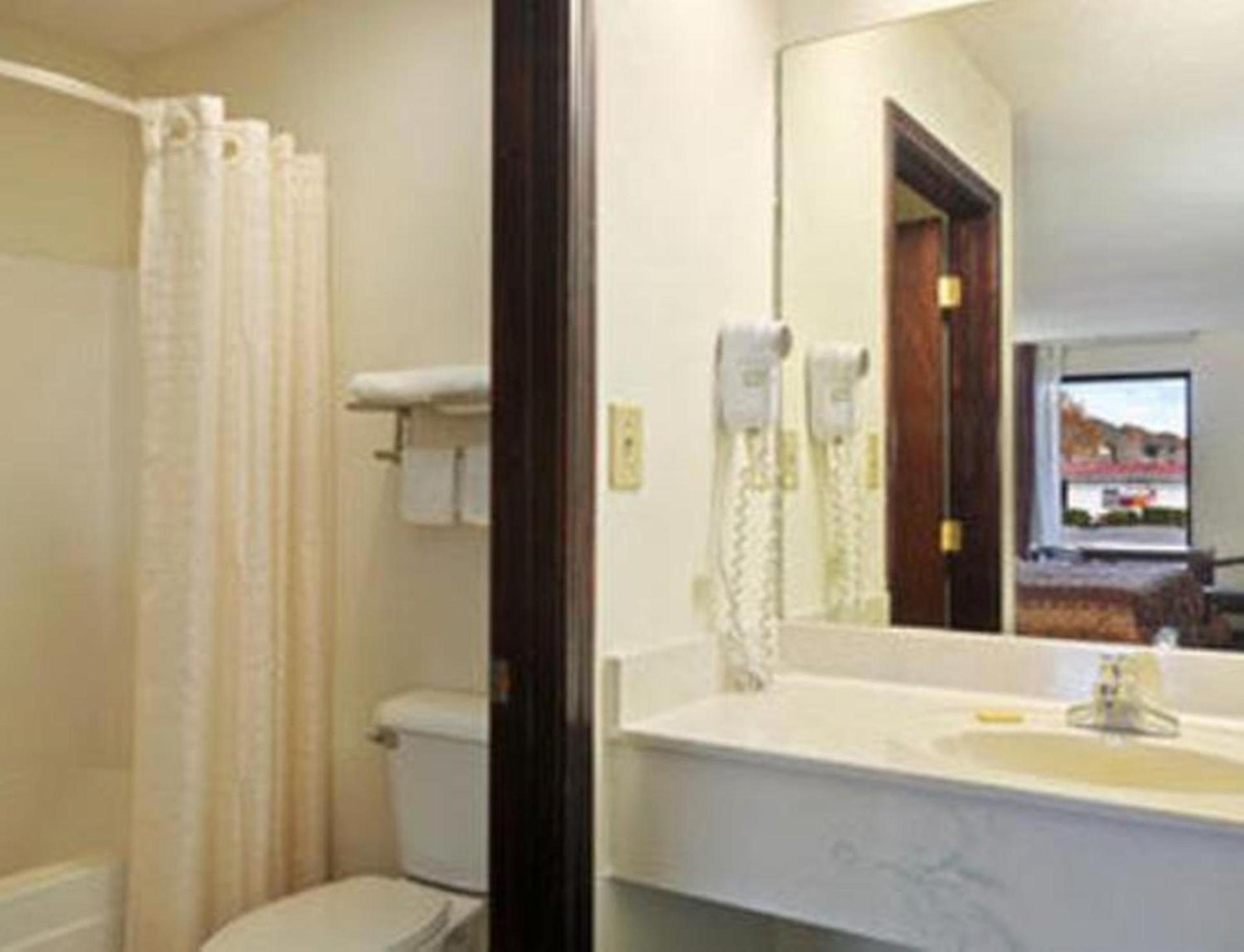Park Inn by Radisson, Attalla-Gadsden photo 24