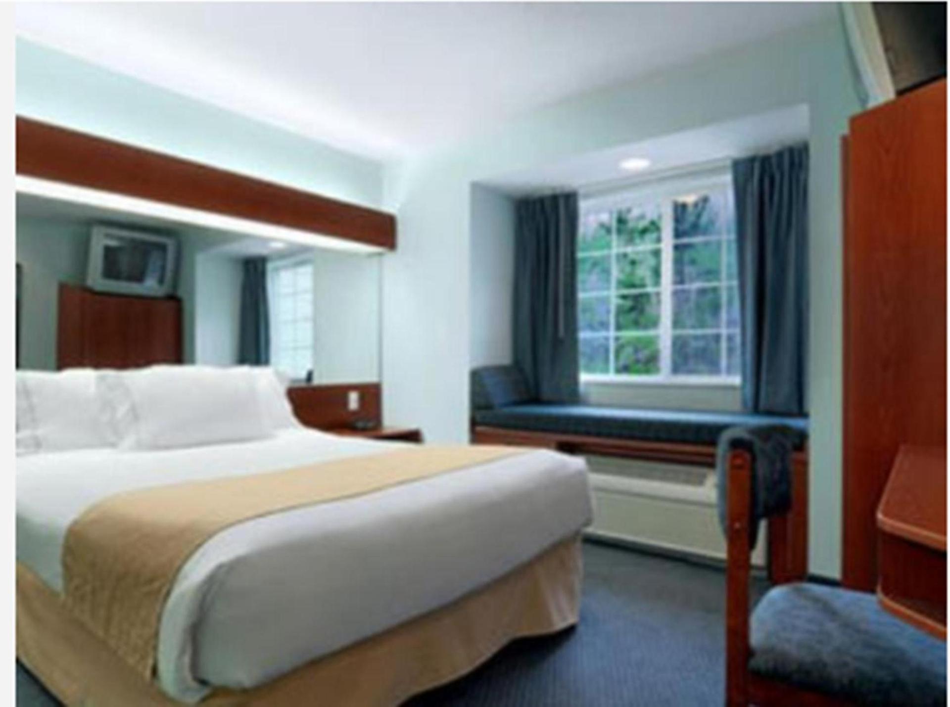 Microtel Inn & Suites by Wyndham Gardendale - Birmingham North photo 28