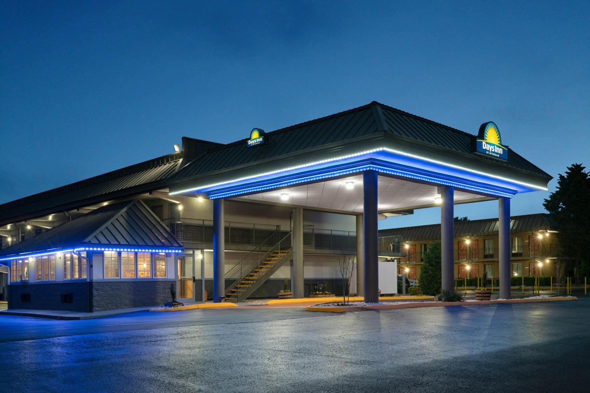 Days Inn by Wyndham Knoxville North photo 33