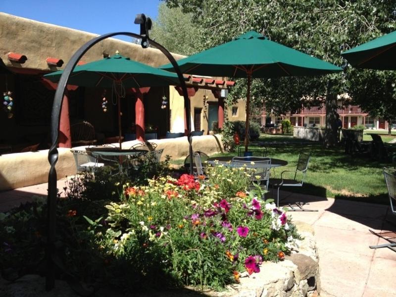 El Pueblo Lodge photo 28