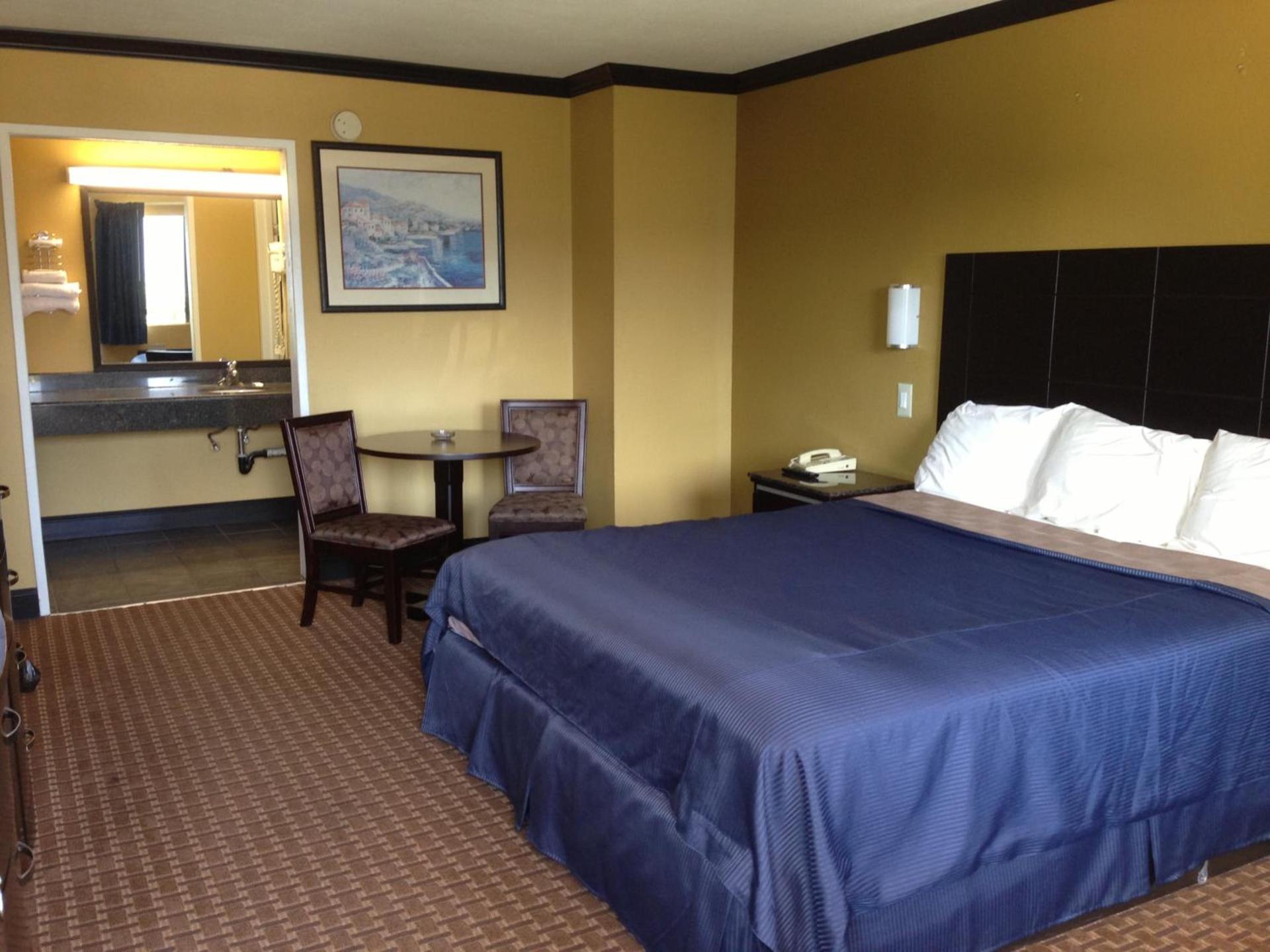 Del Amo Inn photo 17