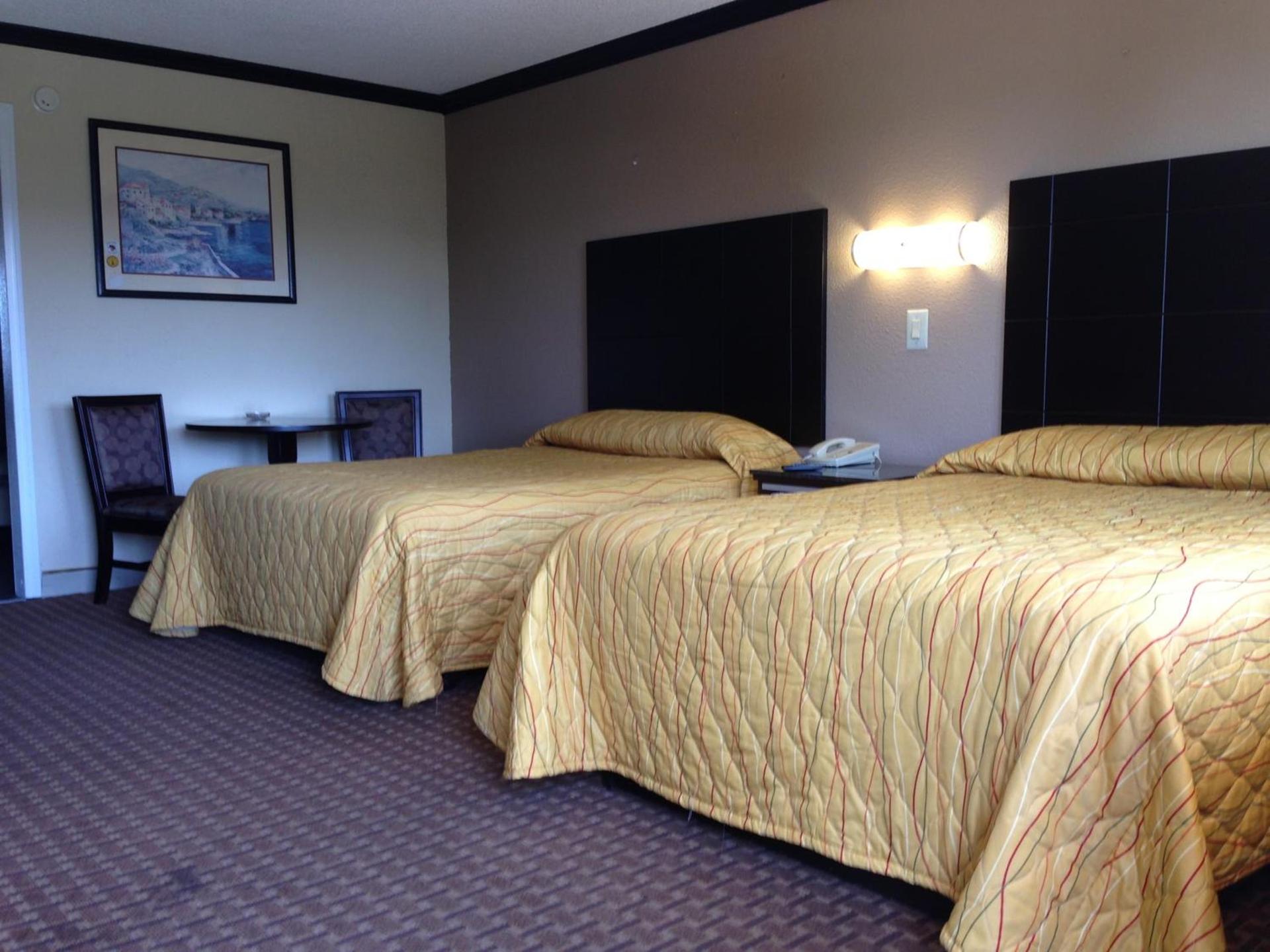 Del Amo Inn photo 12