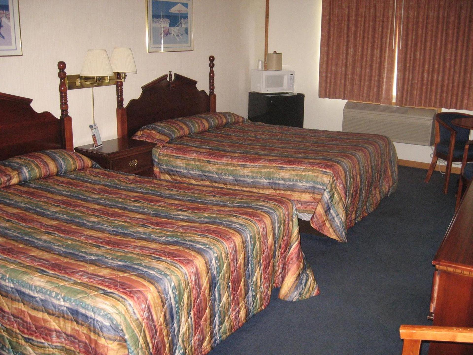 Mackinaw Budget Inn photo 4