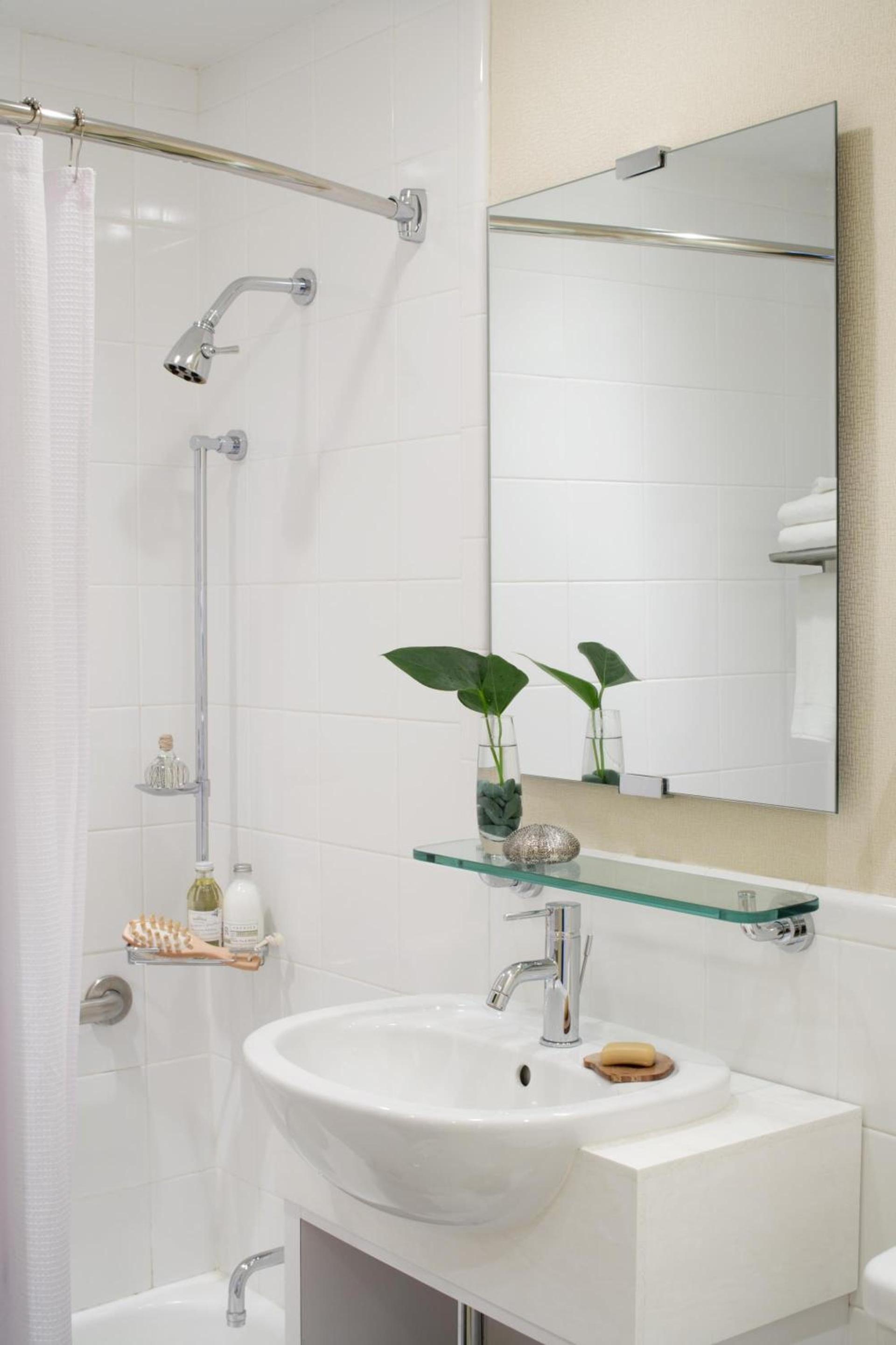 The Gardens Sonesta ES Suites New York photo 11